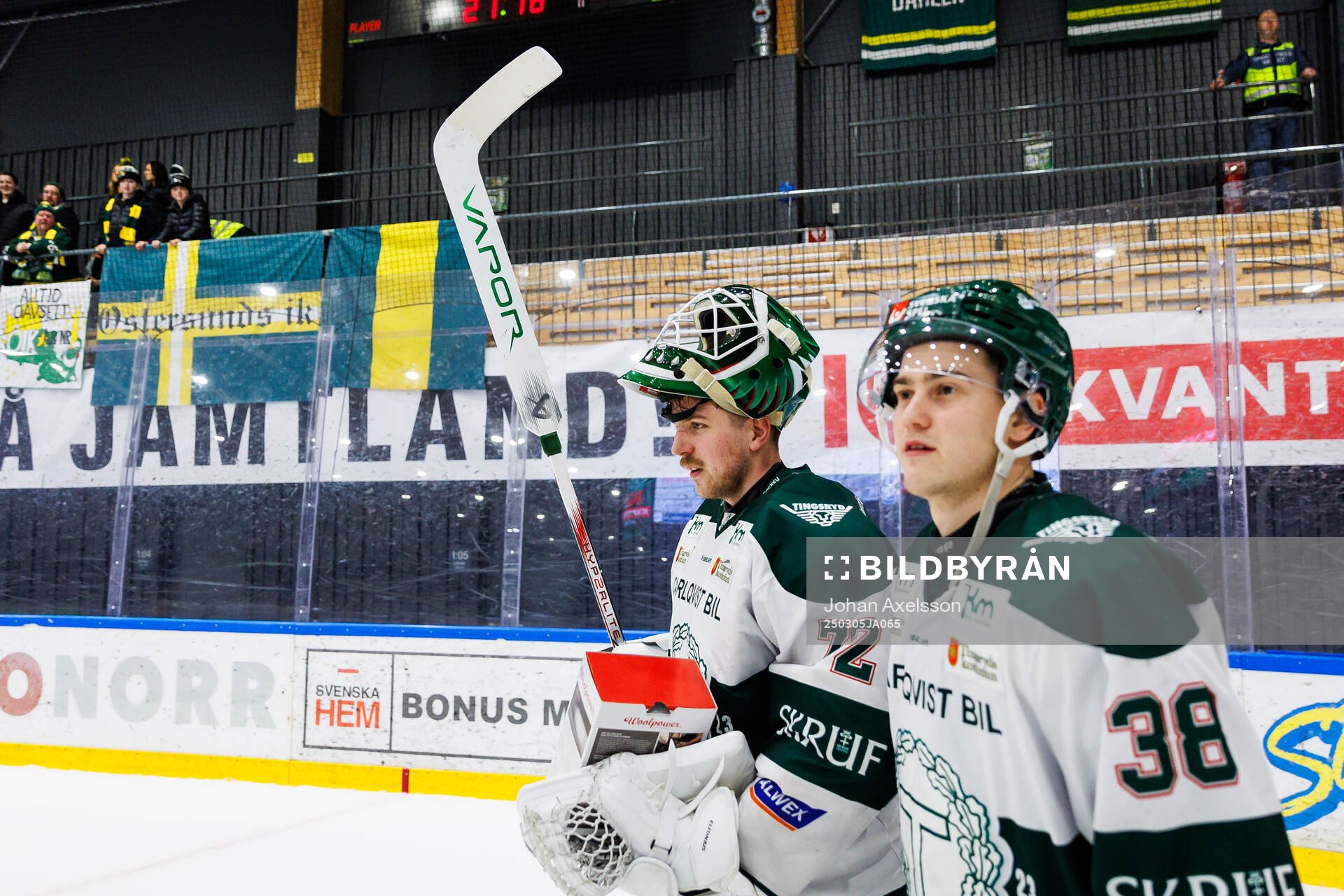 Tingsryds målvakt Pontus Eltonius jublar och Helmer Styf