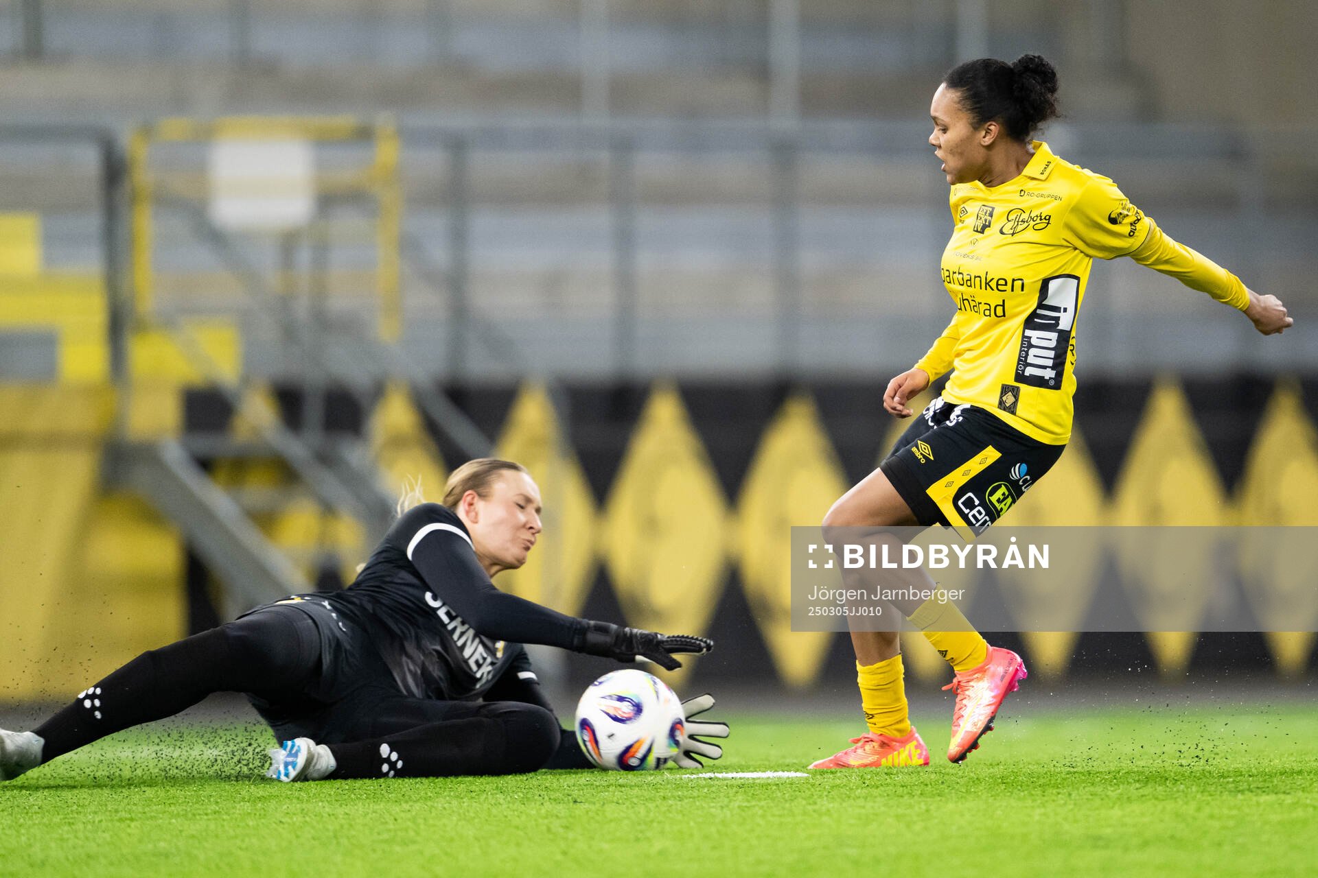 IFK Göteborgs målvakt Mimmi Carlsbogård, Elfsborgs