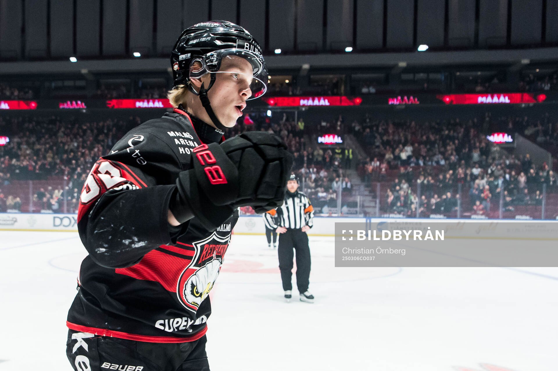 Malmö Redhawks Joona Ikonen jublar
