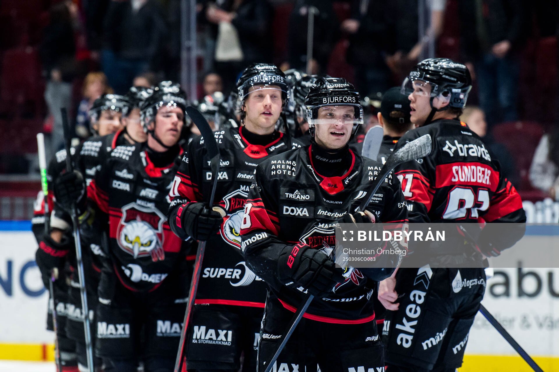 Malmö Redhawks spelare jublar
