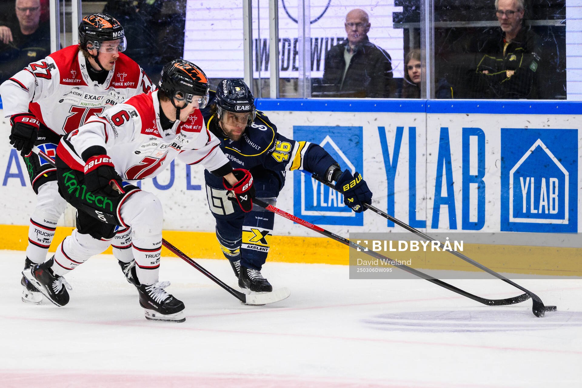 Örebros Filip Berglund och HV71s Joona Luoto