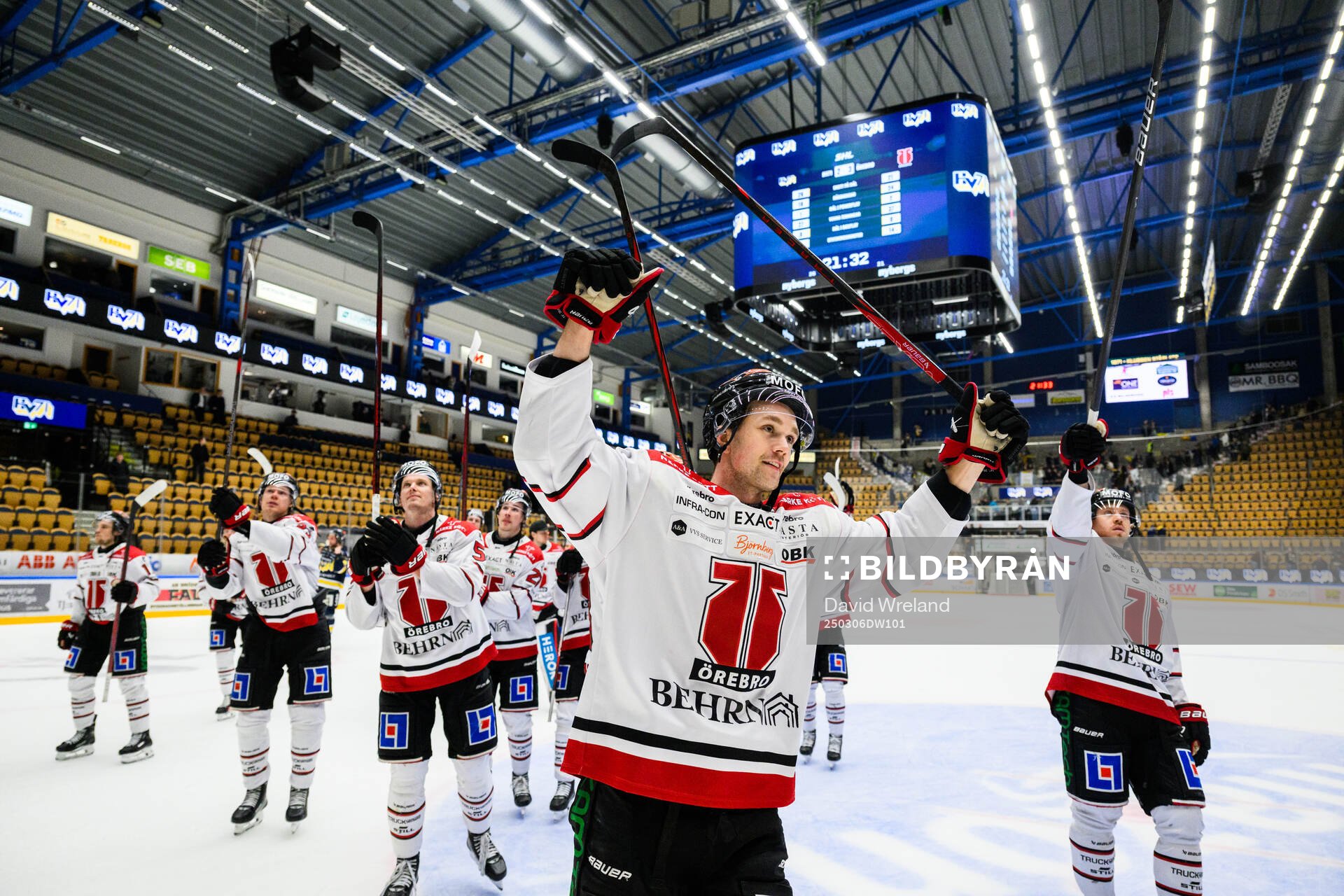 Örebros Filip Berglund jublar