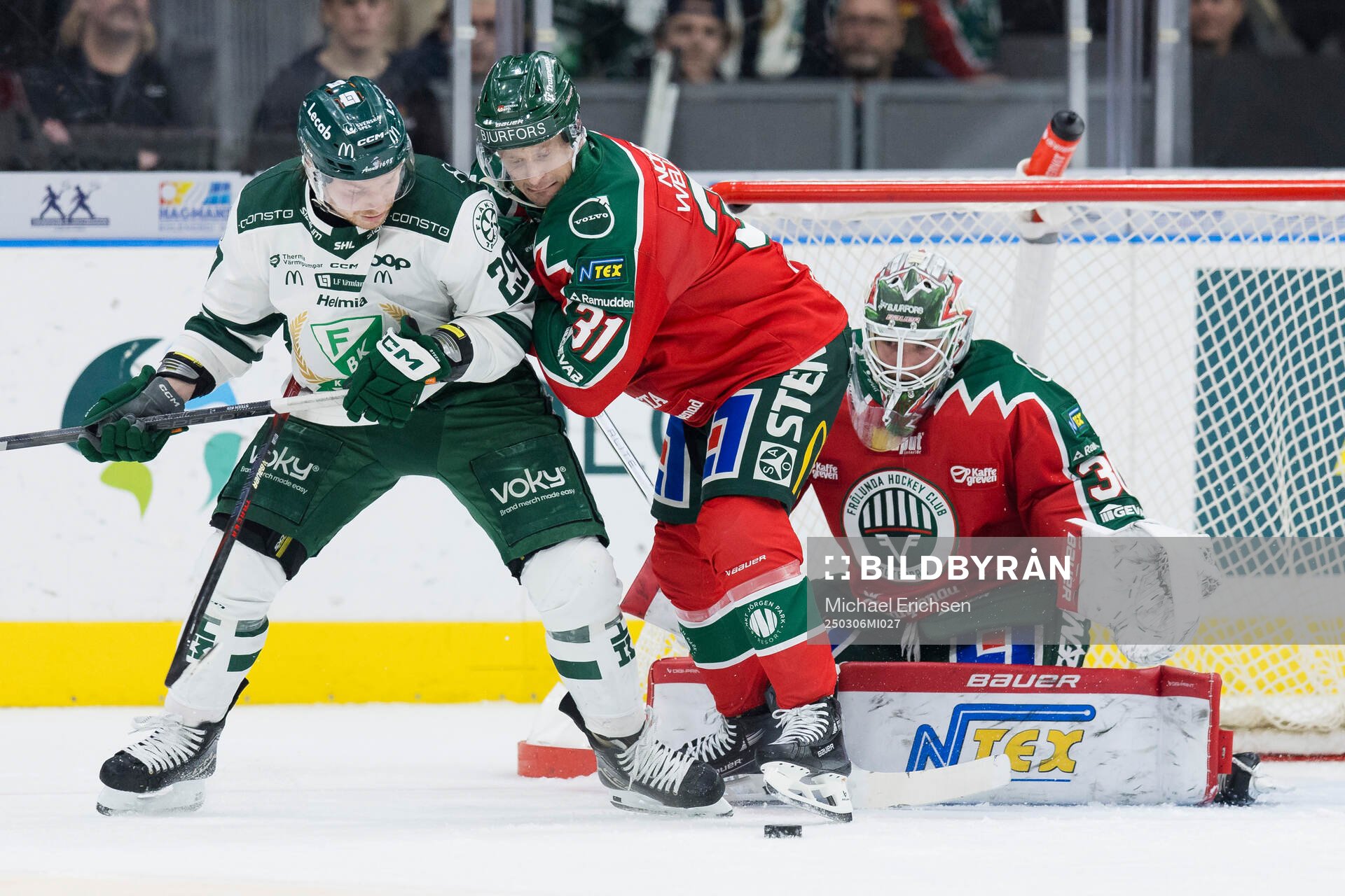 Färjestads Oskar Steen och Frölundas Nicklas Lasu och