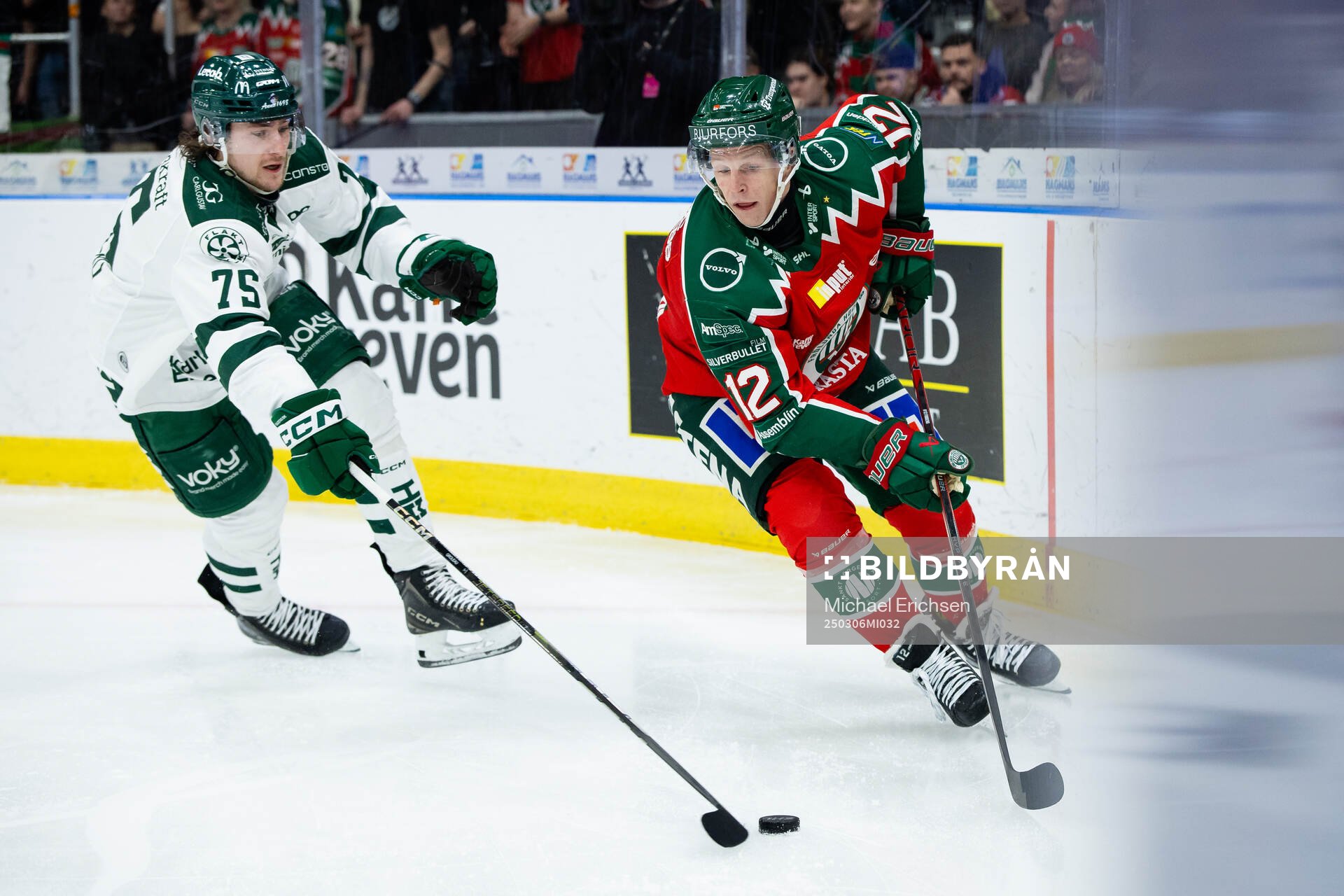 Färjestads Jeremy Salvas Groleau och Frölundas Max Friberg