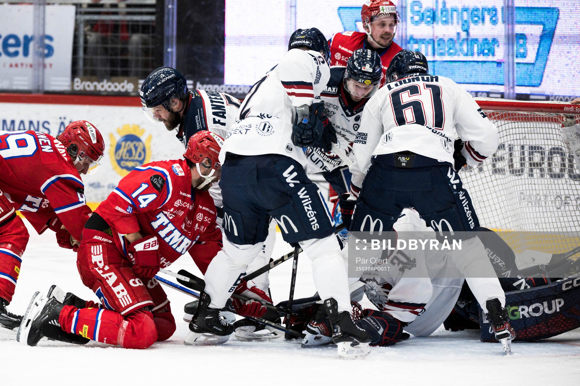 Timrås Emil Pettersson och Linköpings Jesper Myrenberg
