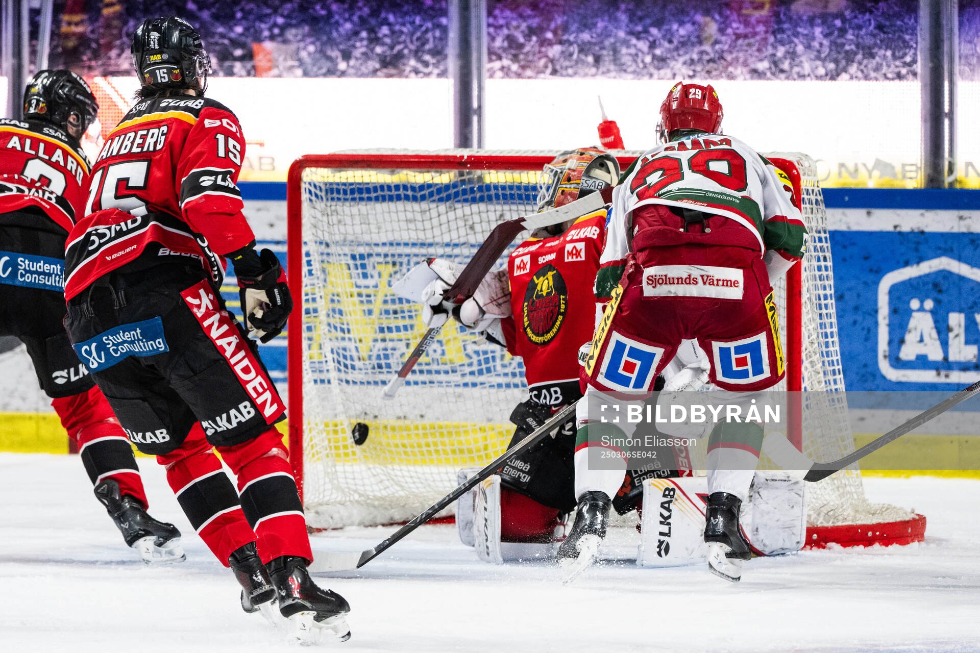 Modos Riley Woods (ej i bild) gör 2-3 bakom Luleås