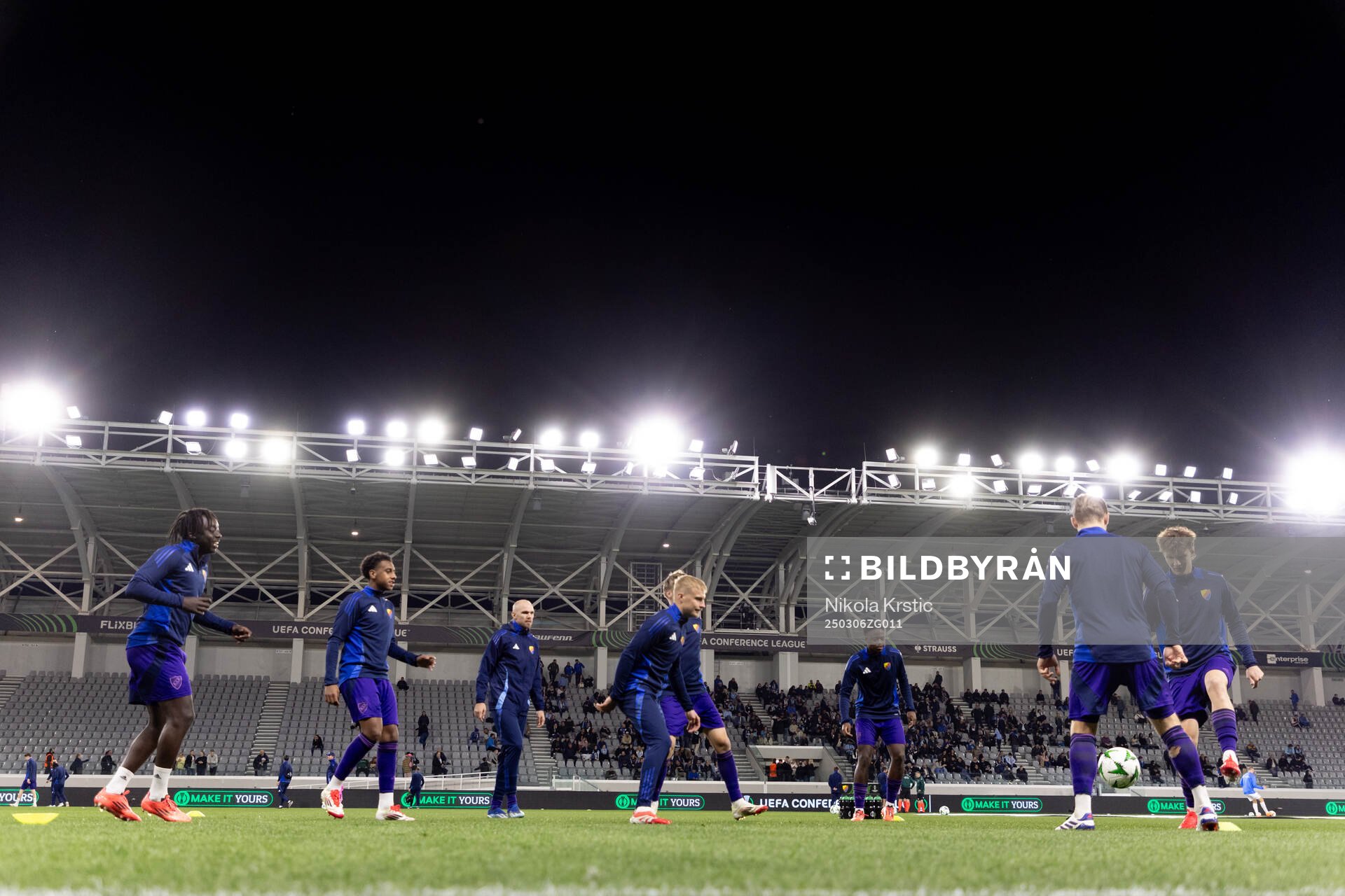 Players of Djurgården warm up