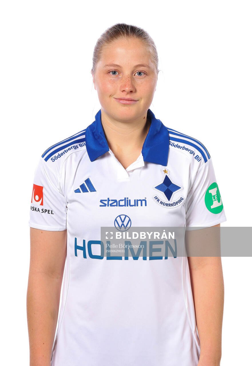 IFK Norrköpings Frederikke Holmberg poserar för ett porträtt den 6 mars 2025 i Norrköping.