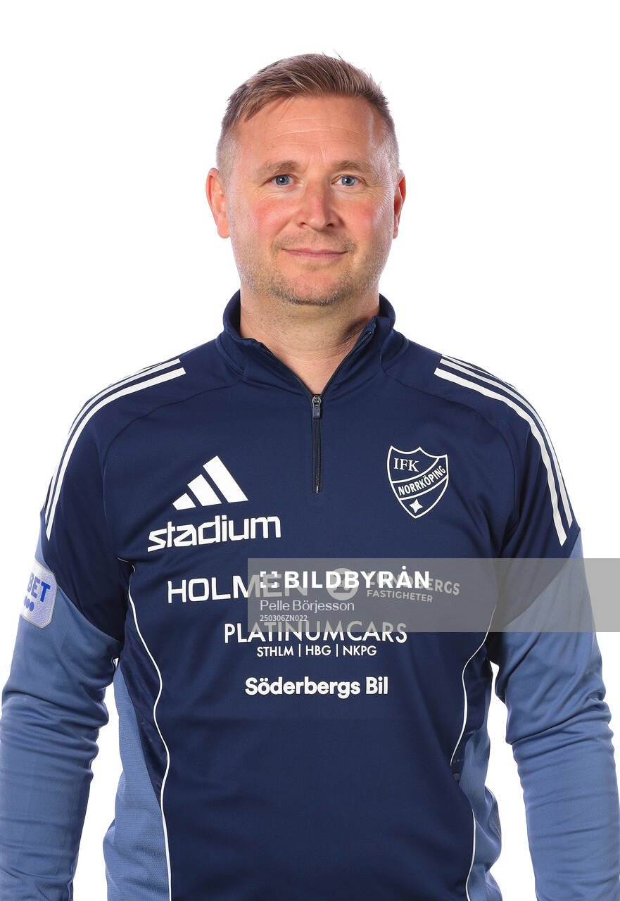 IFK Norrköpings målvaktstränare Tomas Vainio poserar för ett porträtt den 6 mars 2025 i Norrköping.