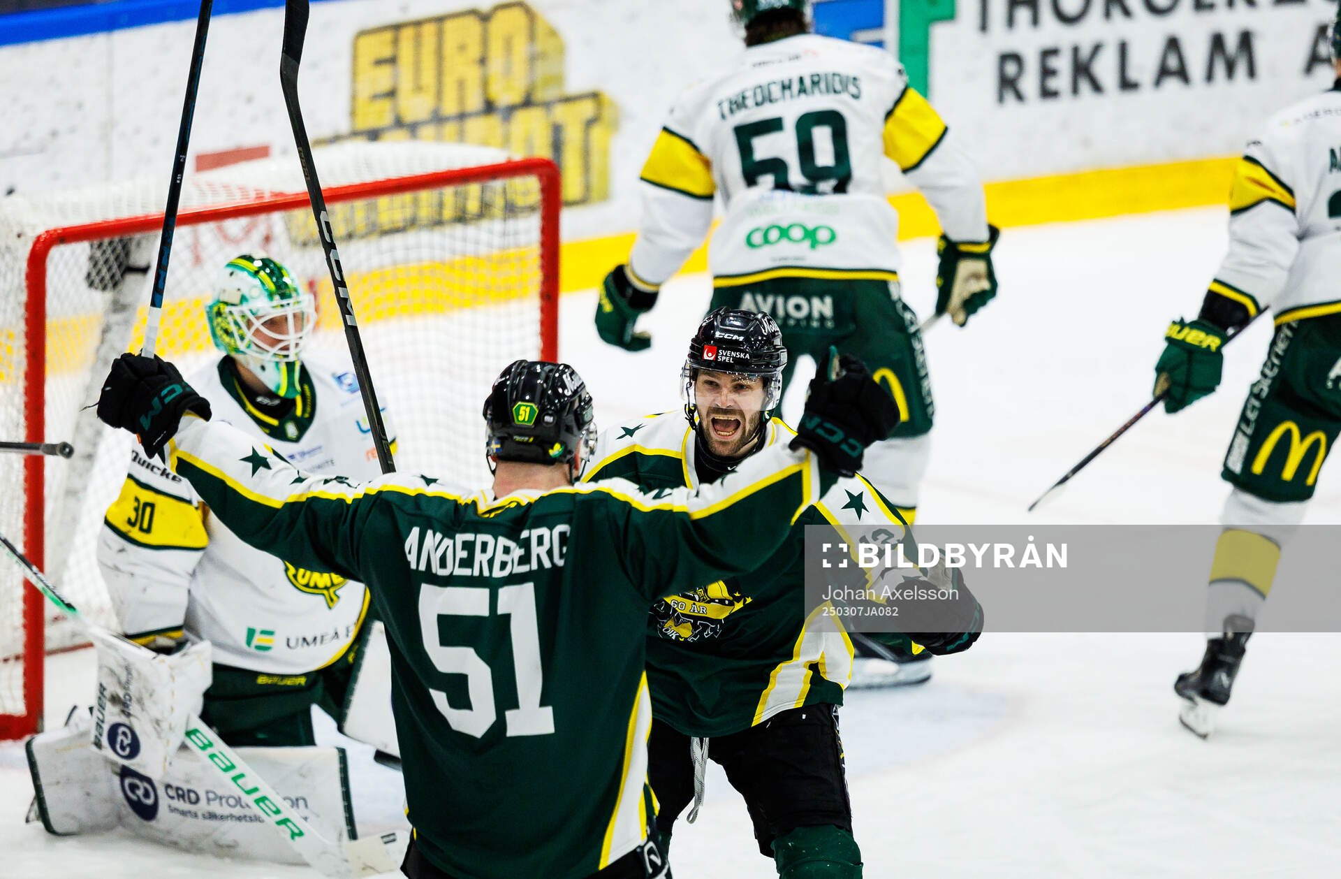 Östersunds Emil Molin och Alexander Anderberg jublar