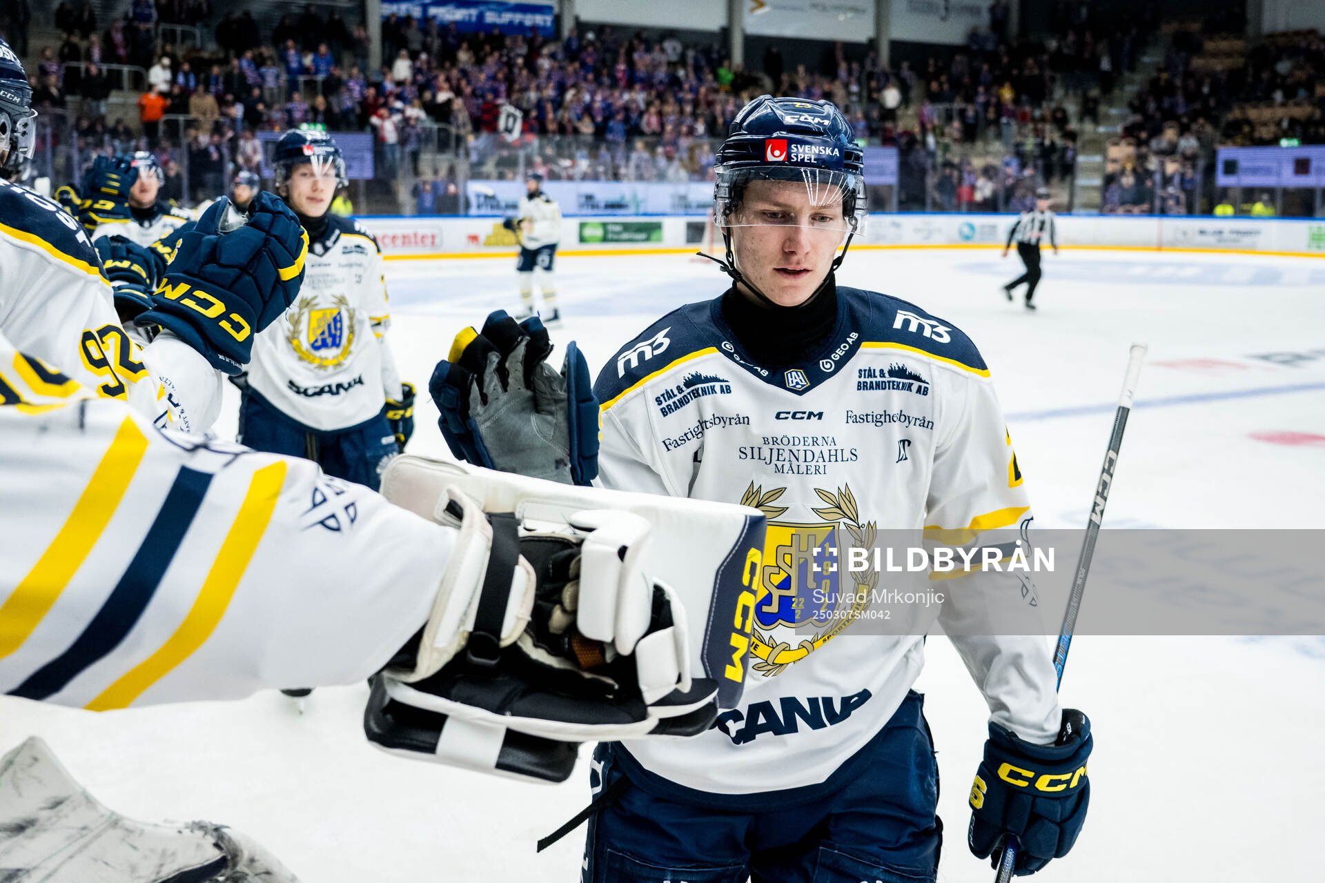 Södertäljes Egor Polin jublar