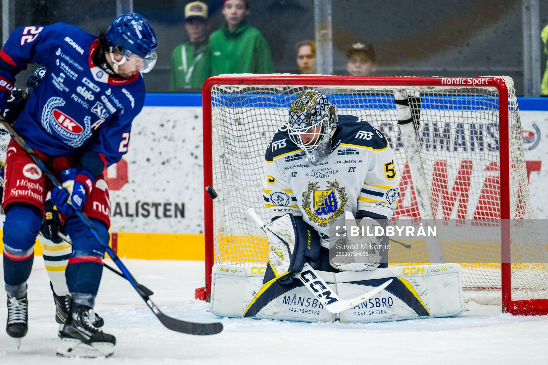 Oskarshamns Erik Reed Bradford och Södertäljes målvakt