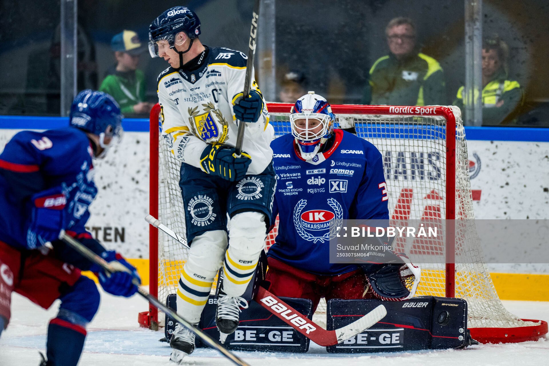 Södertäljes Henrik Eriksson och Oskarshamns målvakt Evan