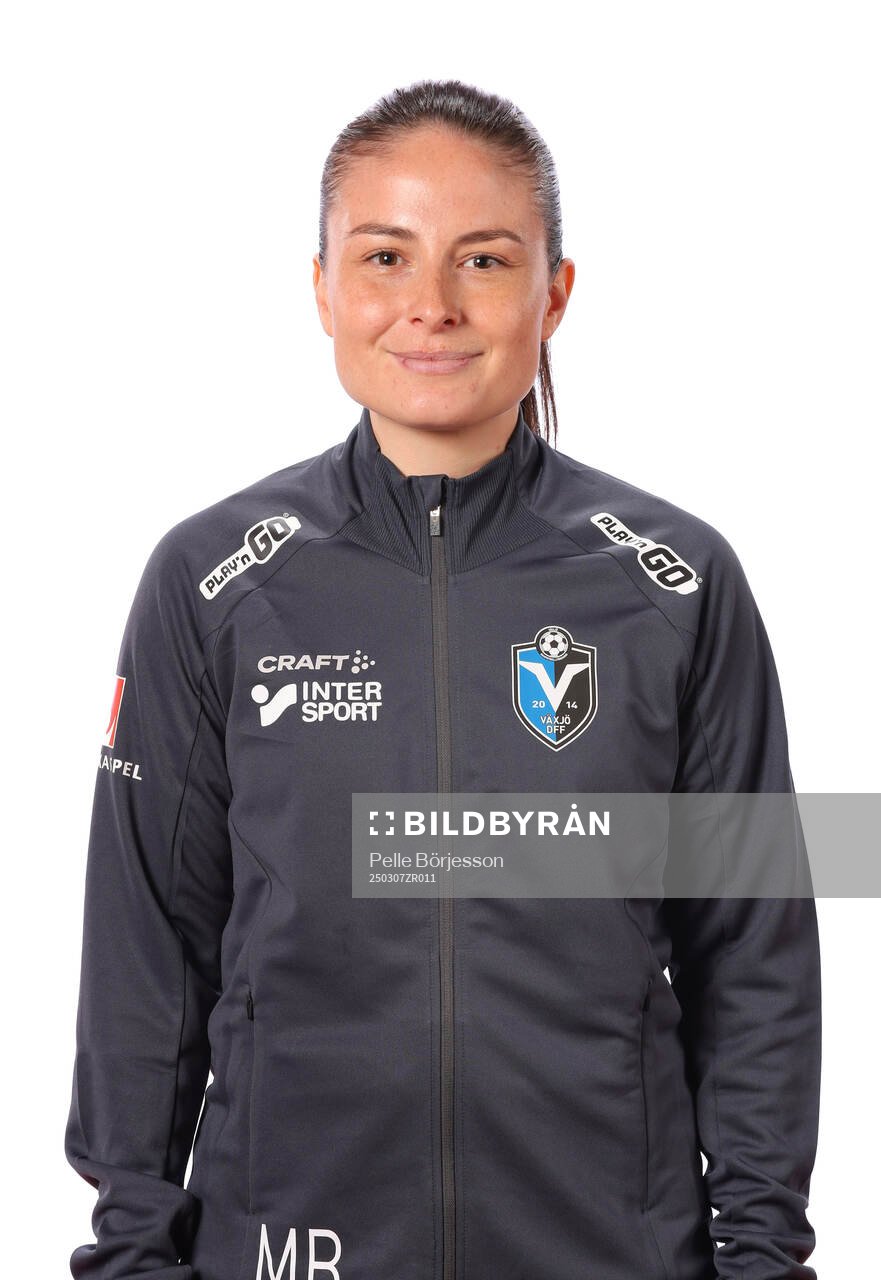Växjös assisterande tränare Matilda Bergstrand poserar för ett porträtt den 7 mars 2025 i Växjö.