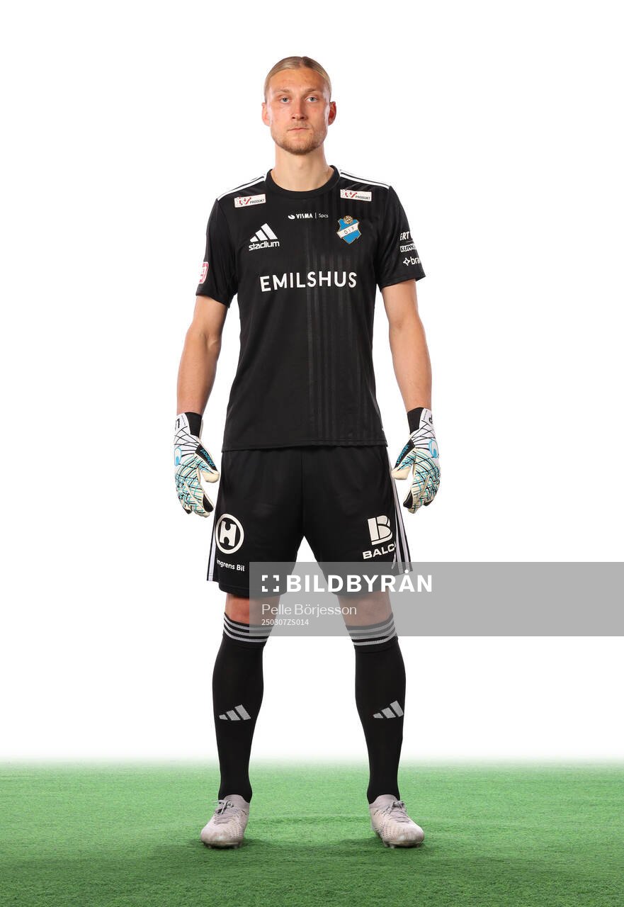 Östers målvakt Carl Lundahl Persson