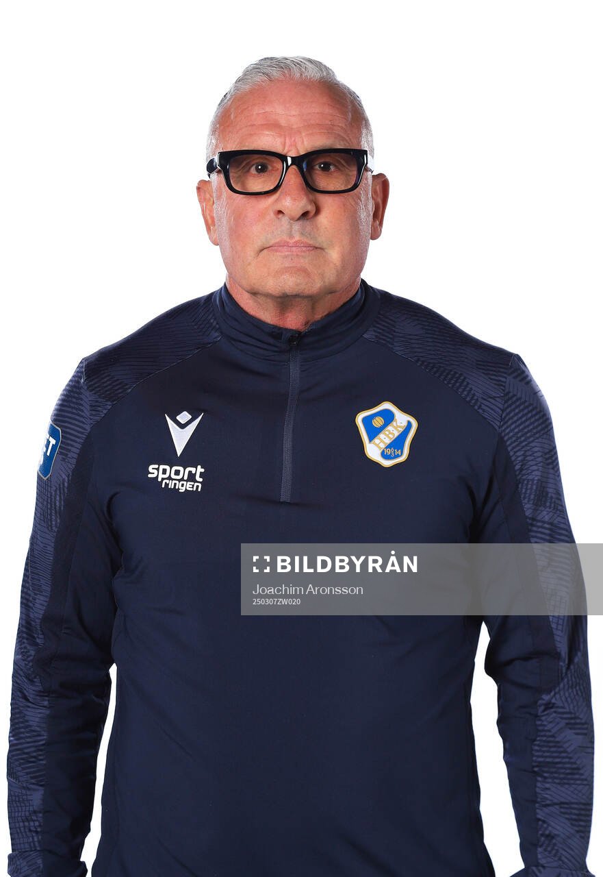 Halmstads fysio Simon Bakkioui poserar för ett porträtt den 7 mars 2025 i Halmstad.