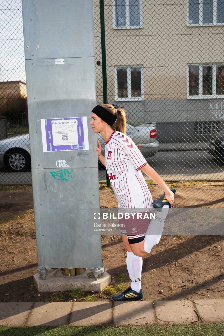 FC Möllans Ida Lindqvist värmer upp