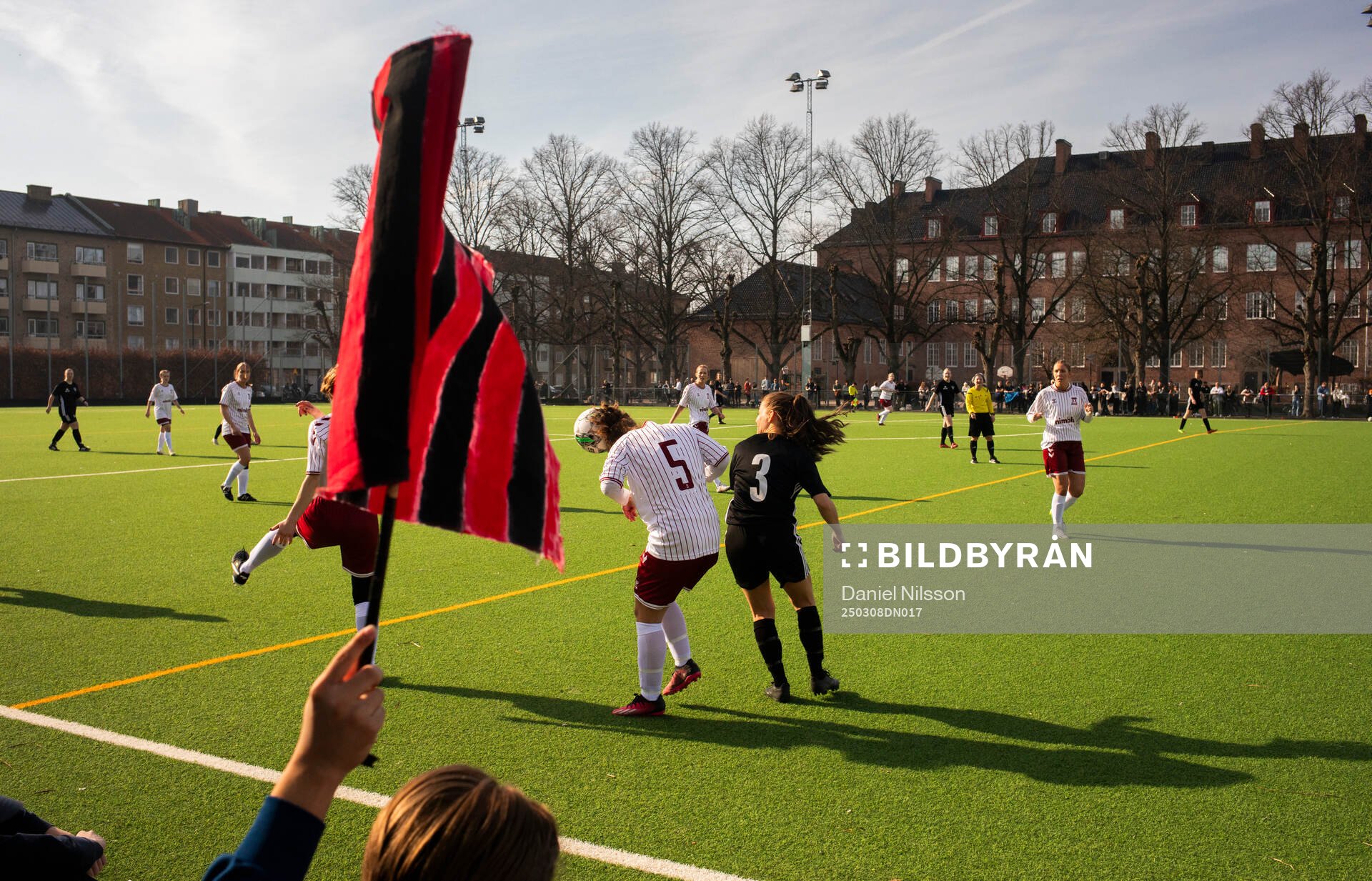 FC Möllans Hanna Tillwai och Las Presidentas Angelica