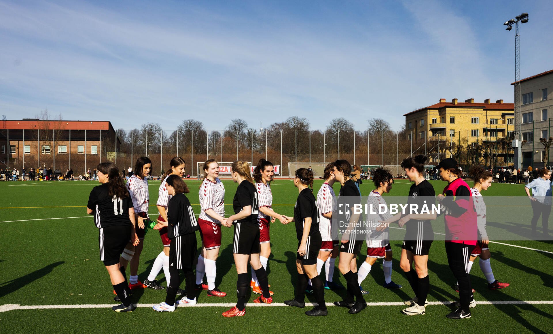 Las Presidentas och FC Möllan spelare