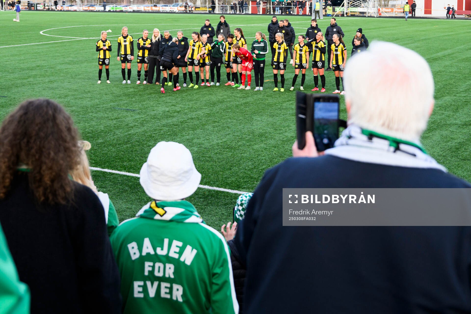 Hammarbys spelare jublar