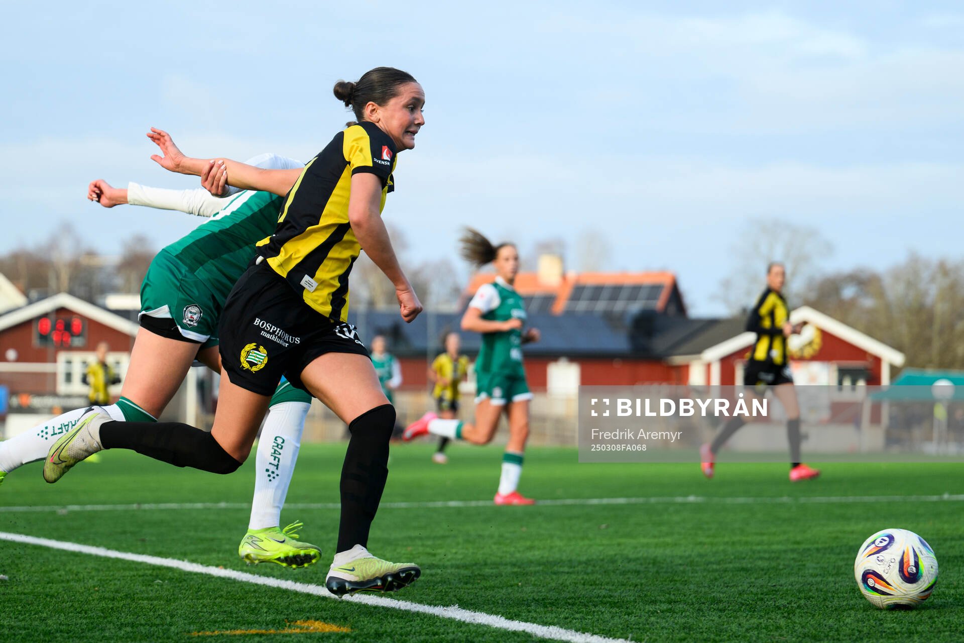 Hammarbys Vera Blom under fotbollsmatchen i Svenska Cupen mellan Alingsås och Hammarby den 8 mars 2025 i Alingsås. 