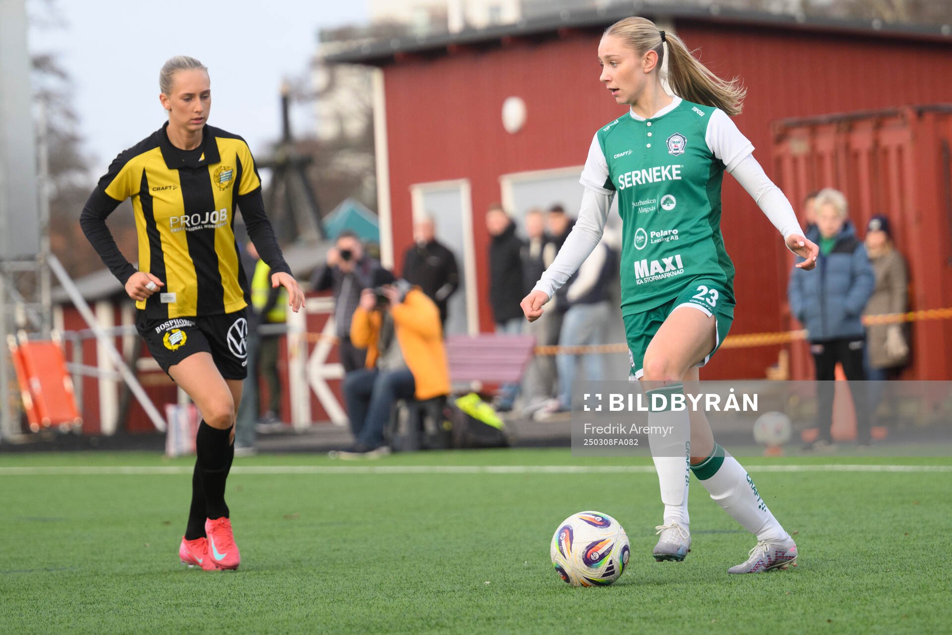 Hammarbys Ellen Wangerheim  och Alingsås Tilde Karlsson