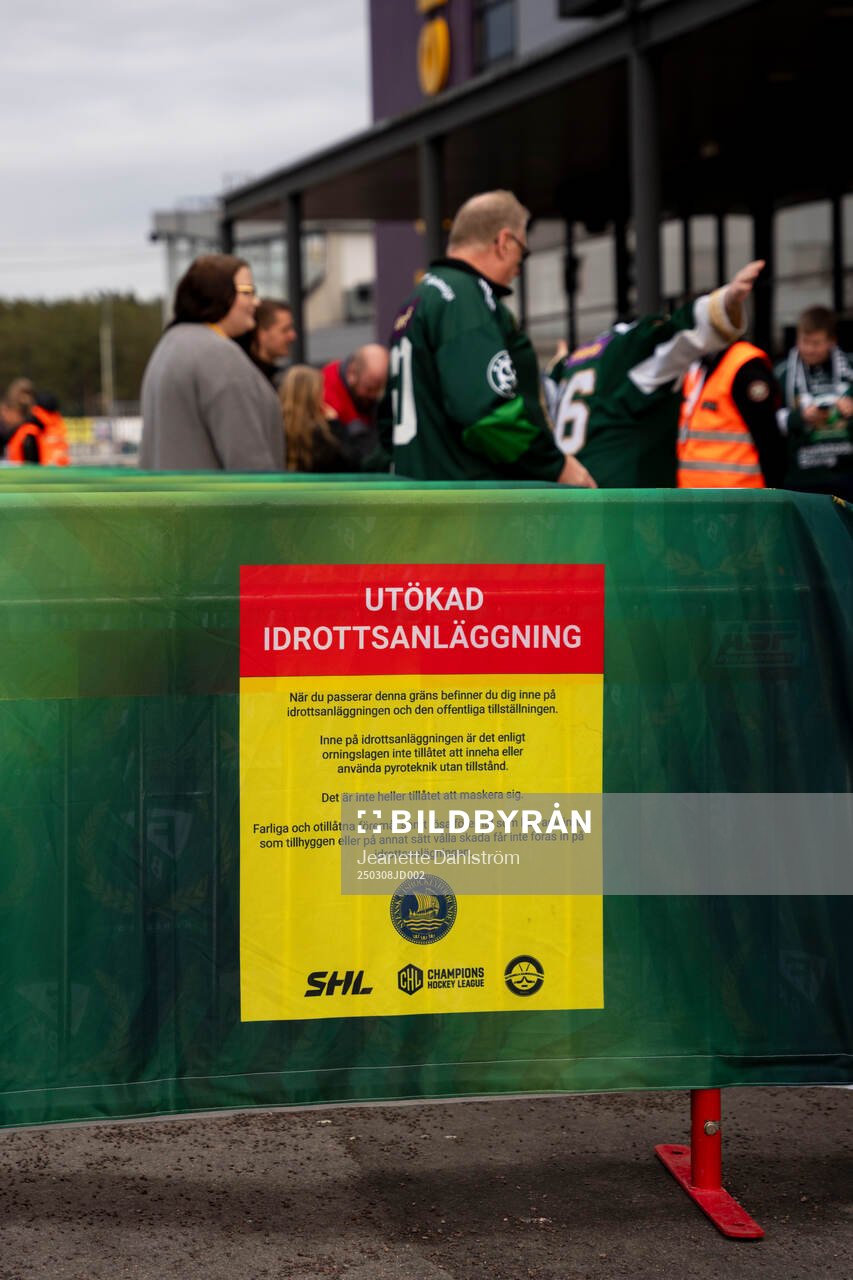 införishockeymatchen i SHL mellan Färjestad och HV71