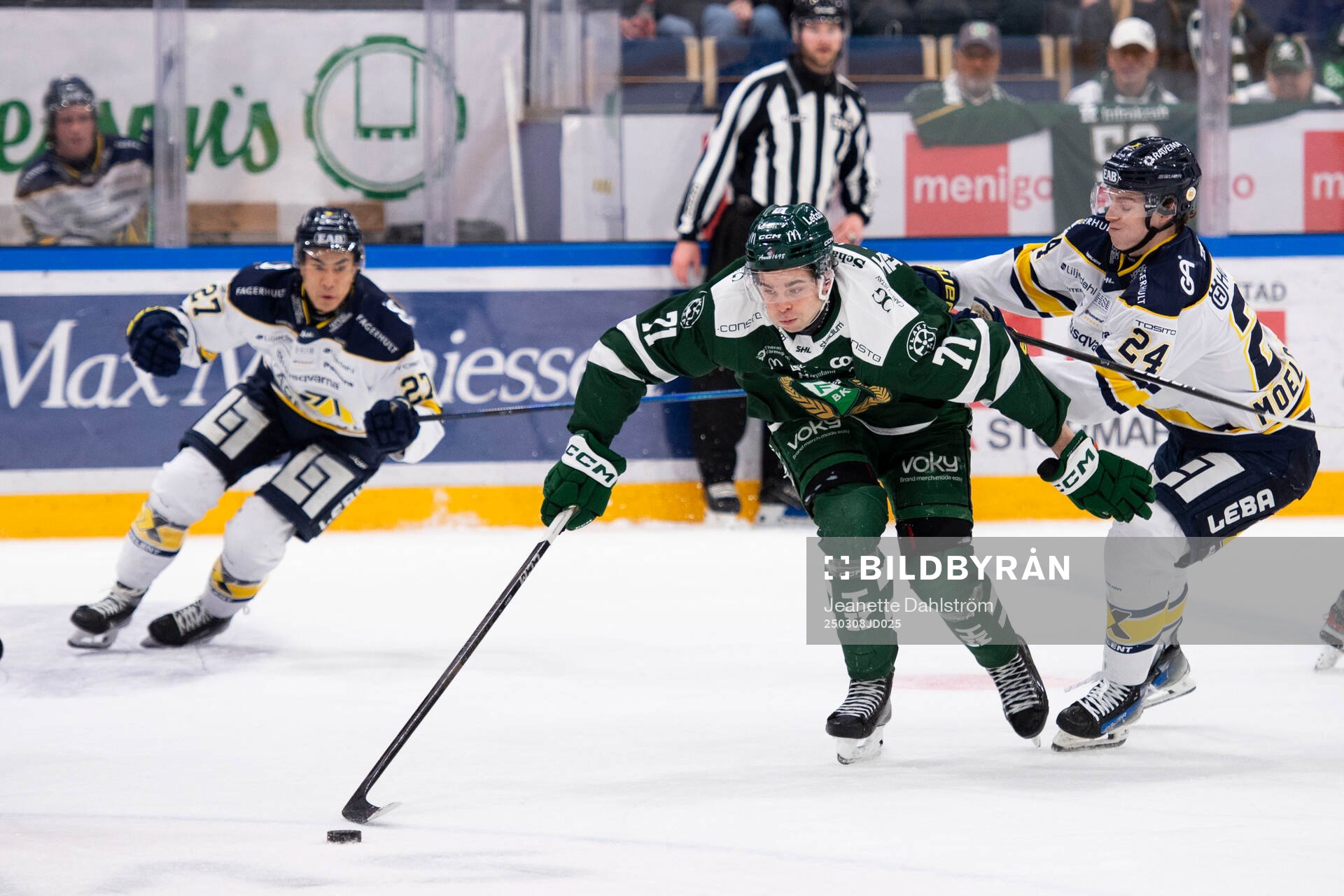 Färjestads Viktor Lodin och HV71s Oscar Fisker Molgaard