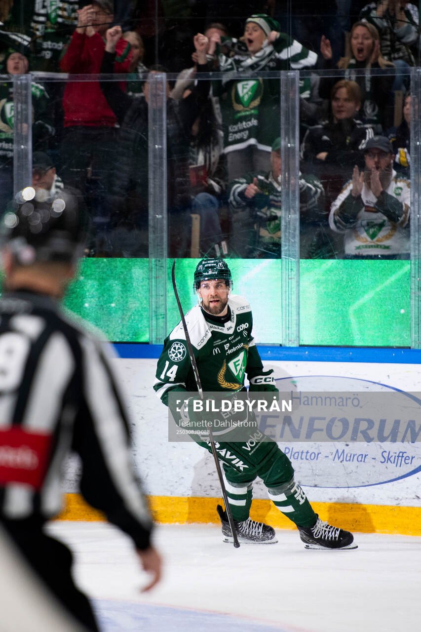 Färjestads Henrik Björklund jublar