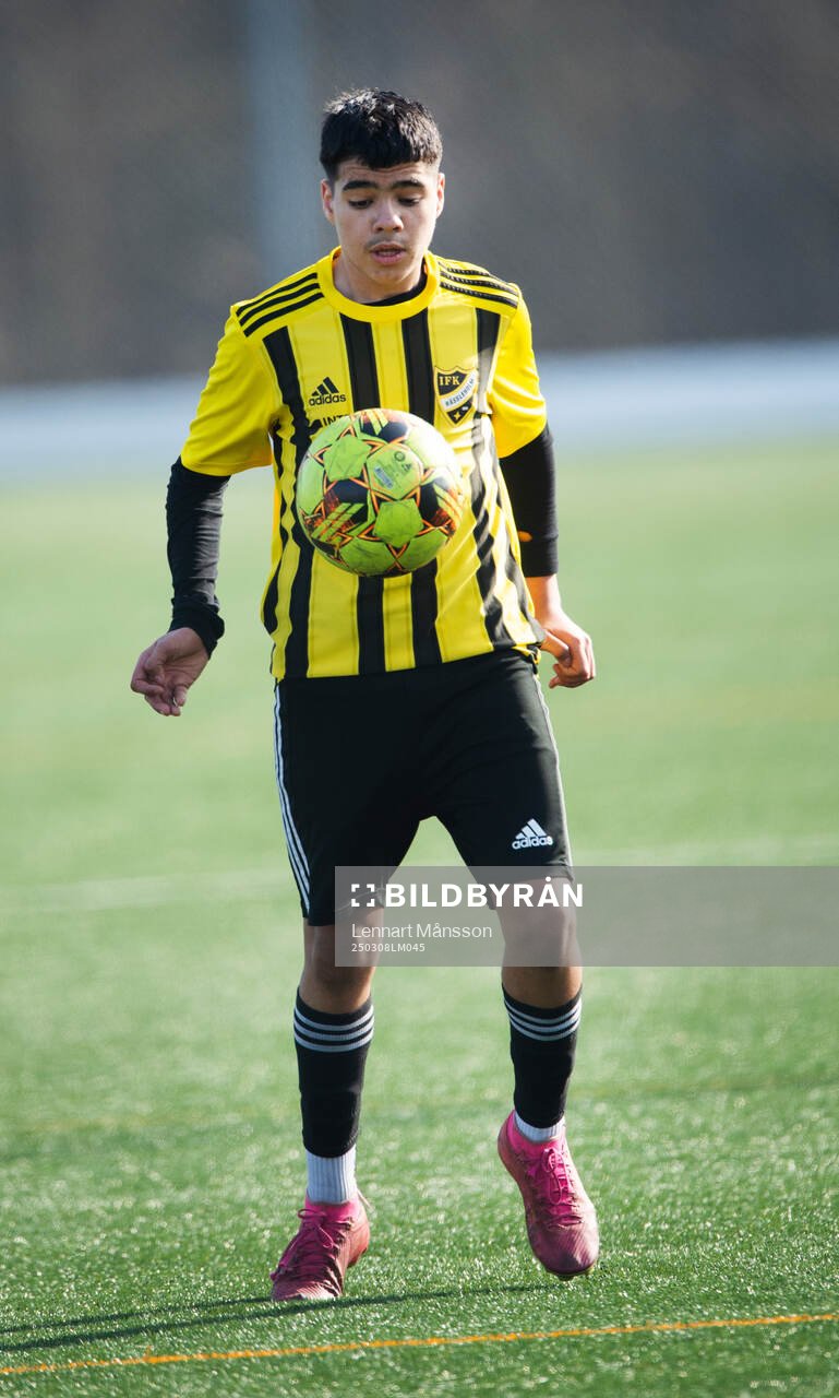 IFK Hässleholms Hamza Abdall i träningsmatchen för