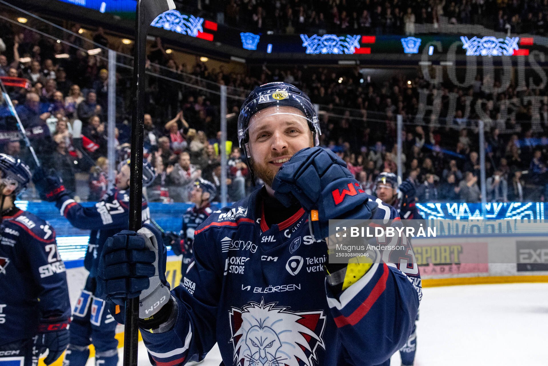 Linköpings Robin Kovacs jublar