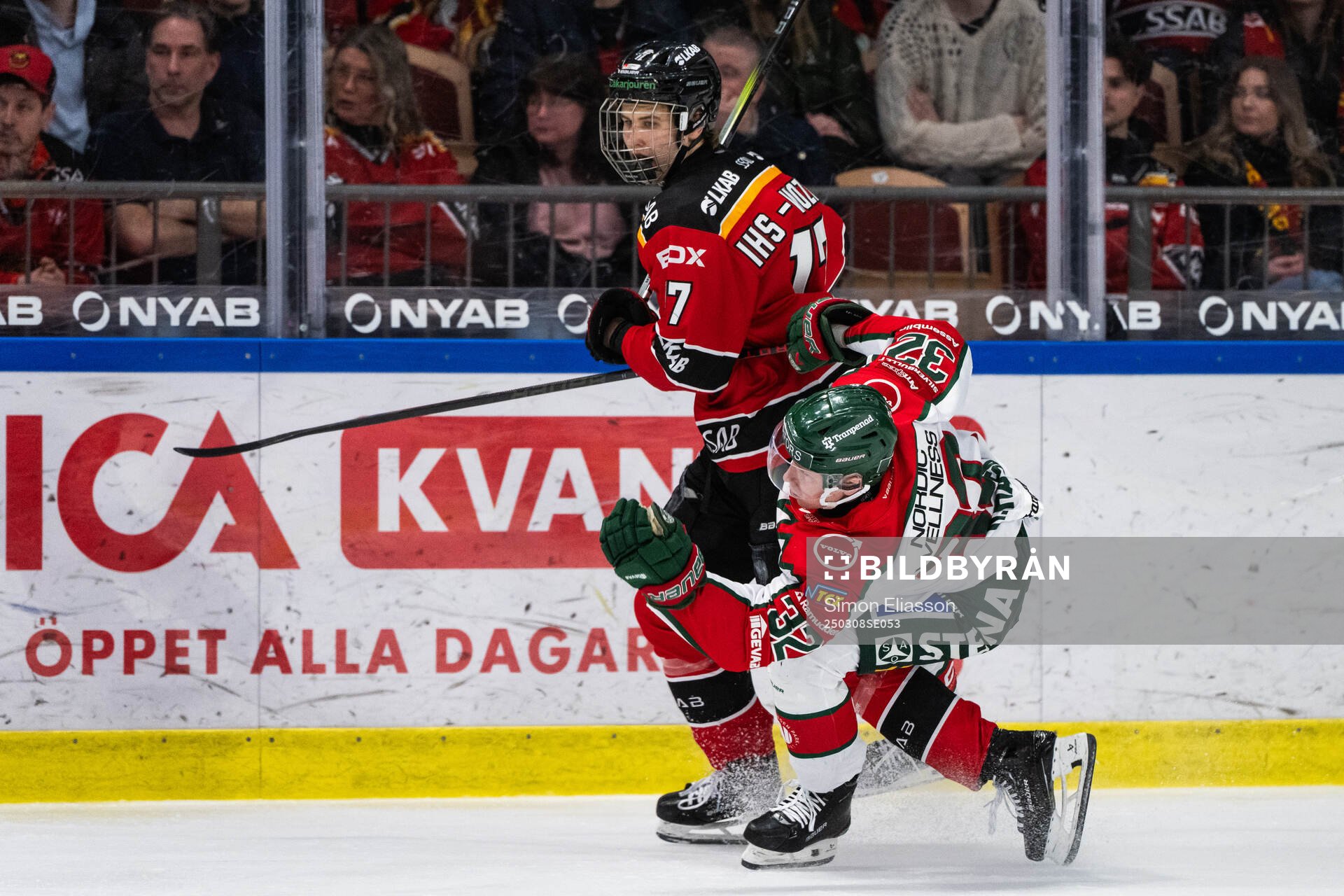 Luleås Jakob Ihs Wozniak och Frölundas Noah Hasa