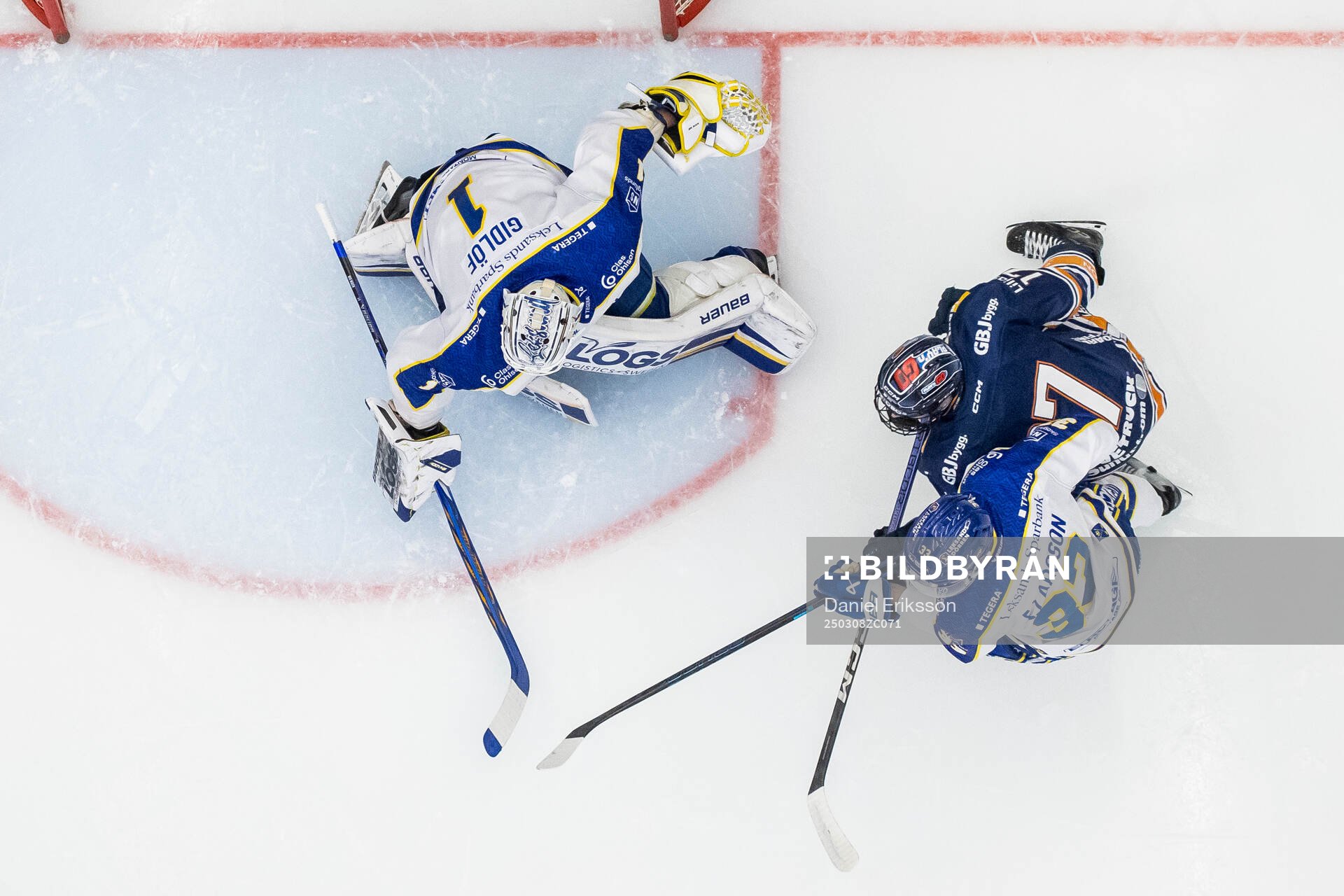 Leksands målvakt Marcus Gidlöf och Växjös Morgan