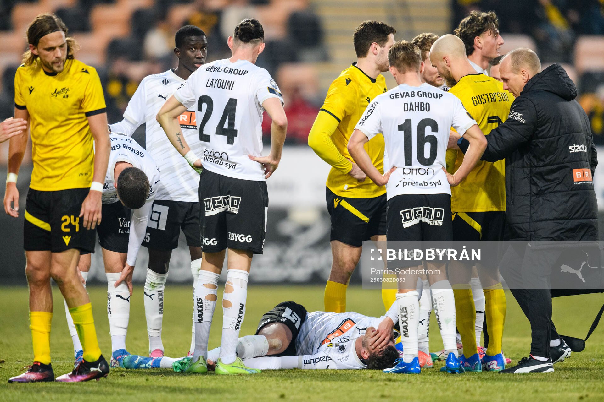 Häckens Johan Hammar har ont