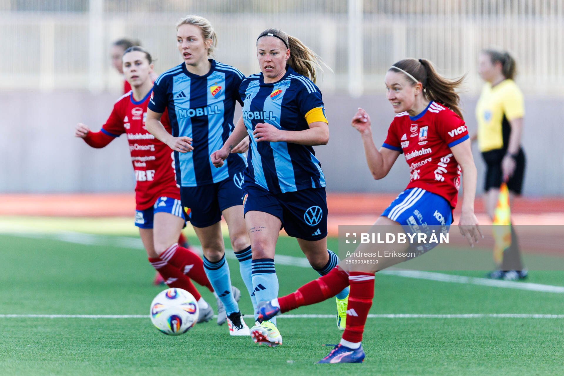 Djurgårdens Therese Åsland och Vittsjös Amanda Altheden