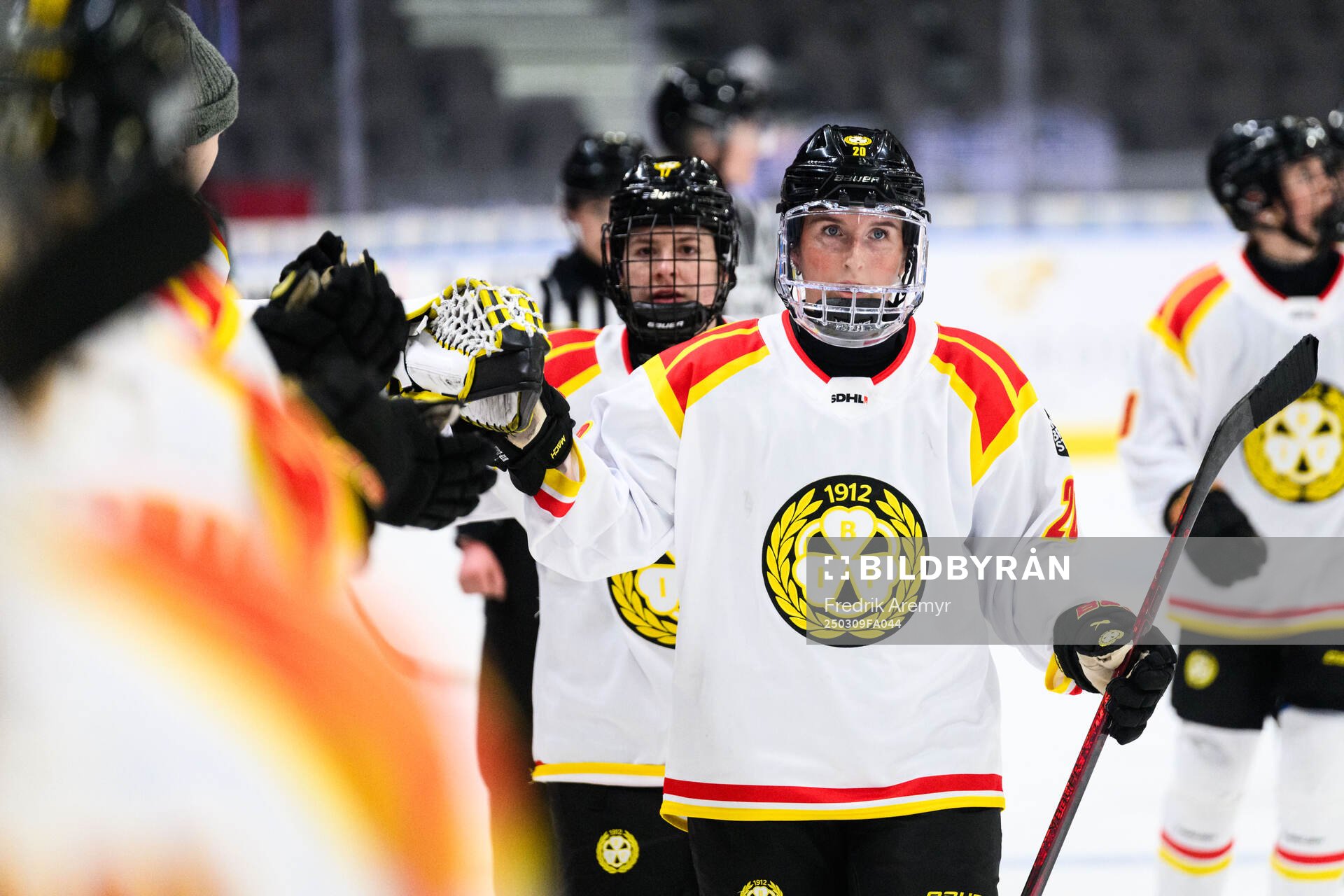 Brynäs Celine Tedenby jublar