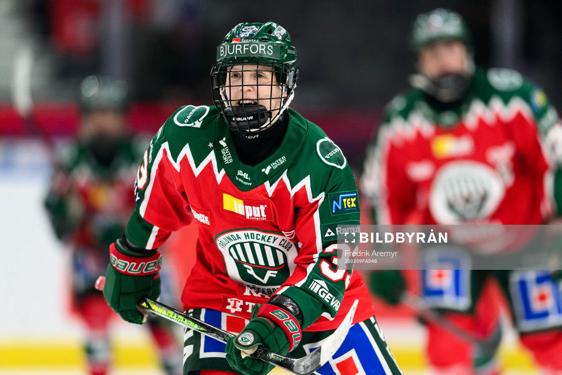 Frölundas Michelle Karvinen jublar