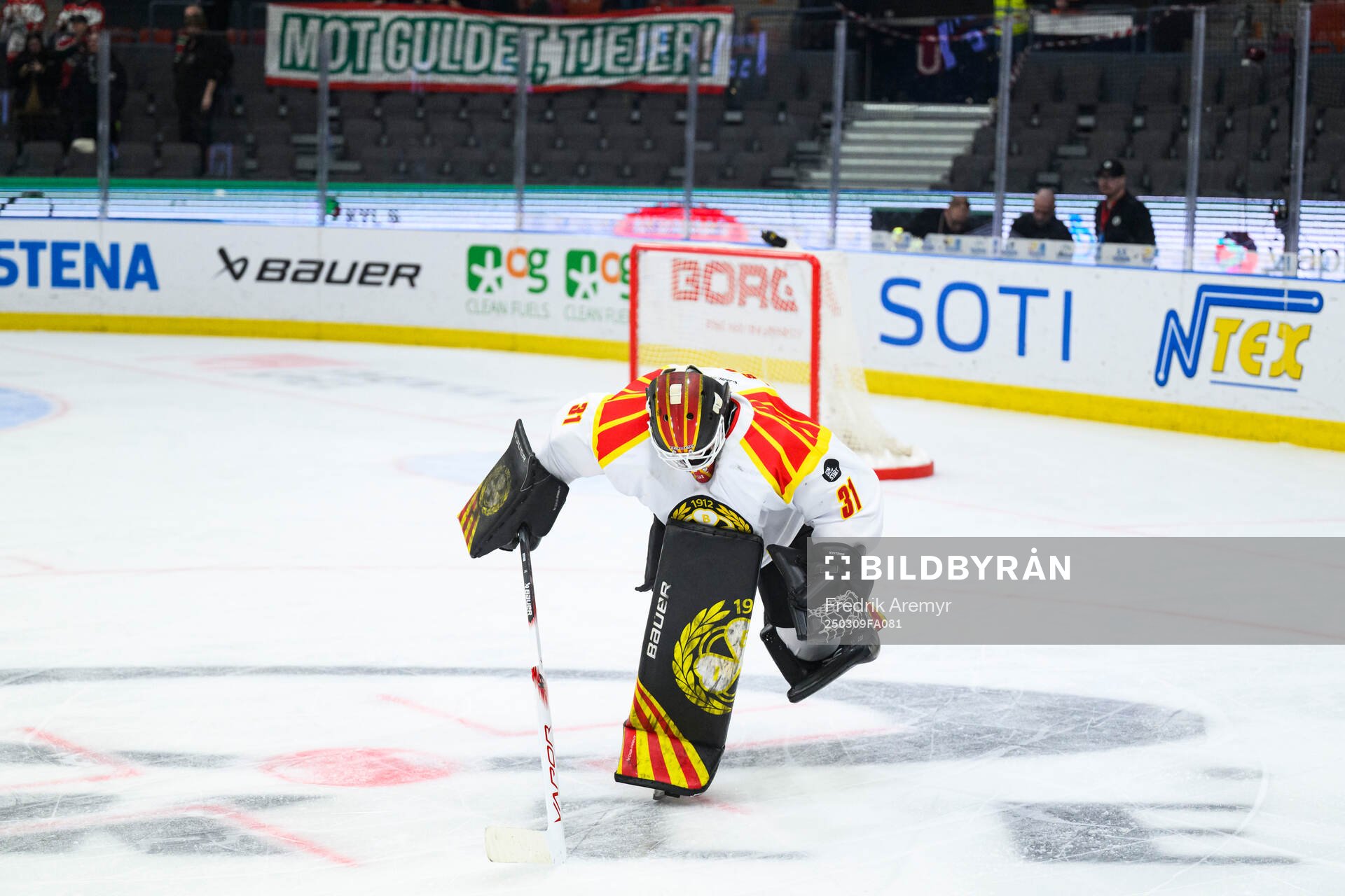 Brynäs målvakt Ena Nystrøm lämnar kassen