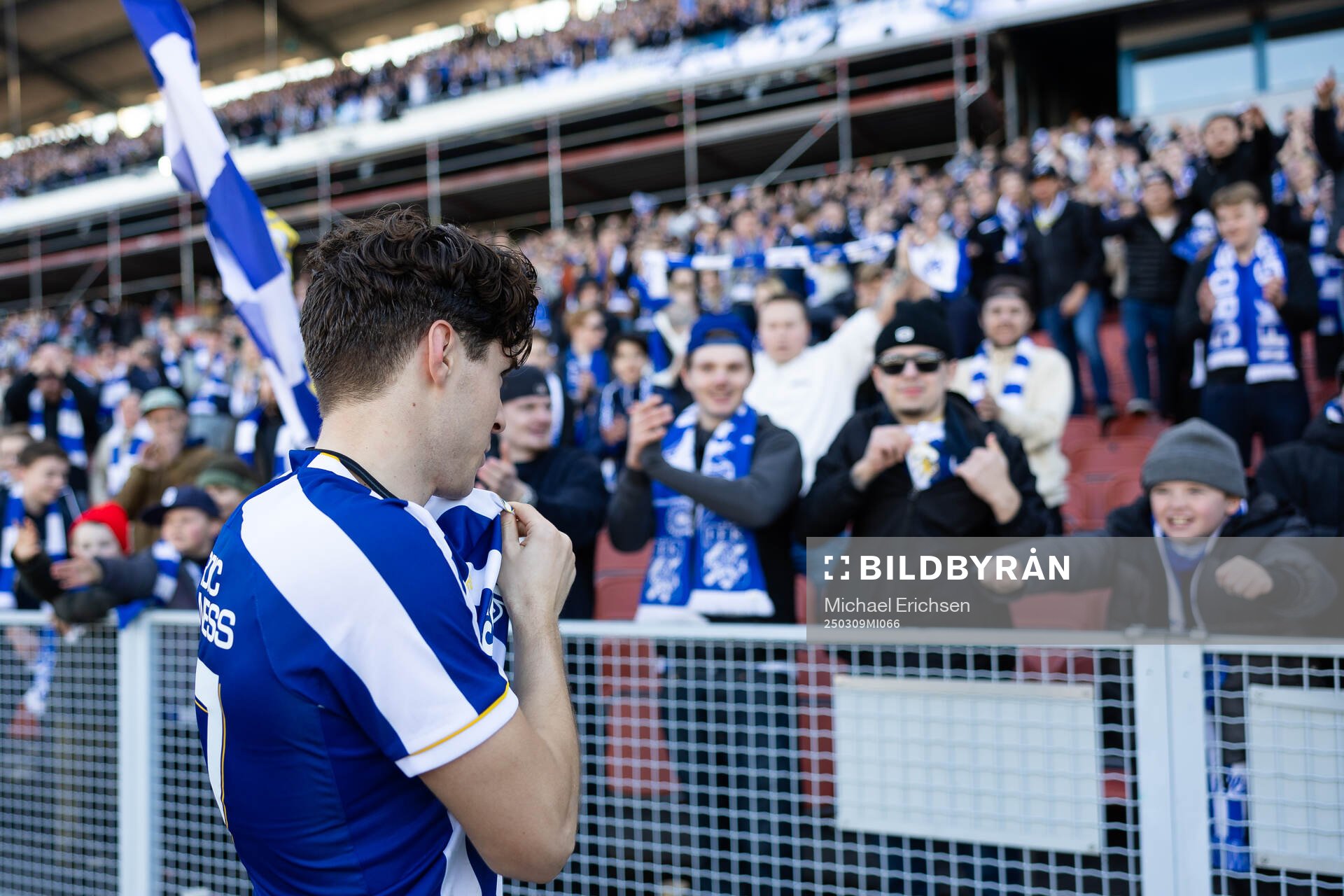 IFK Göteborgs Eman Markovic jublar och tackar klacken