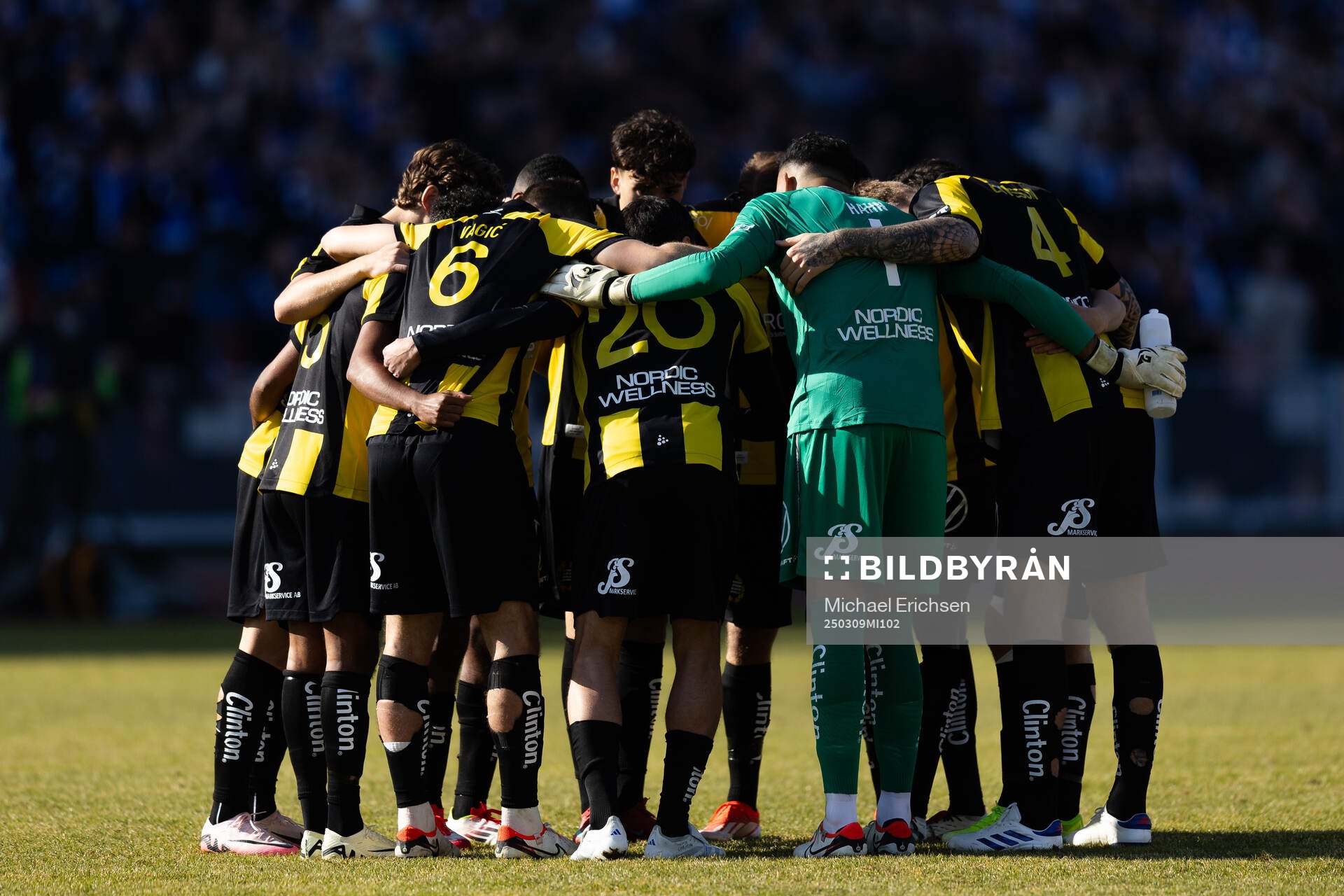 Hammarbys spelare samlade inför kvartsfinalen i Svenska Cupen mellan IFK Göteborg och Hammarby den 9 mars 2025 i Göteborg. 