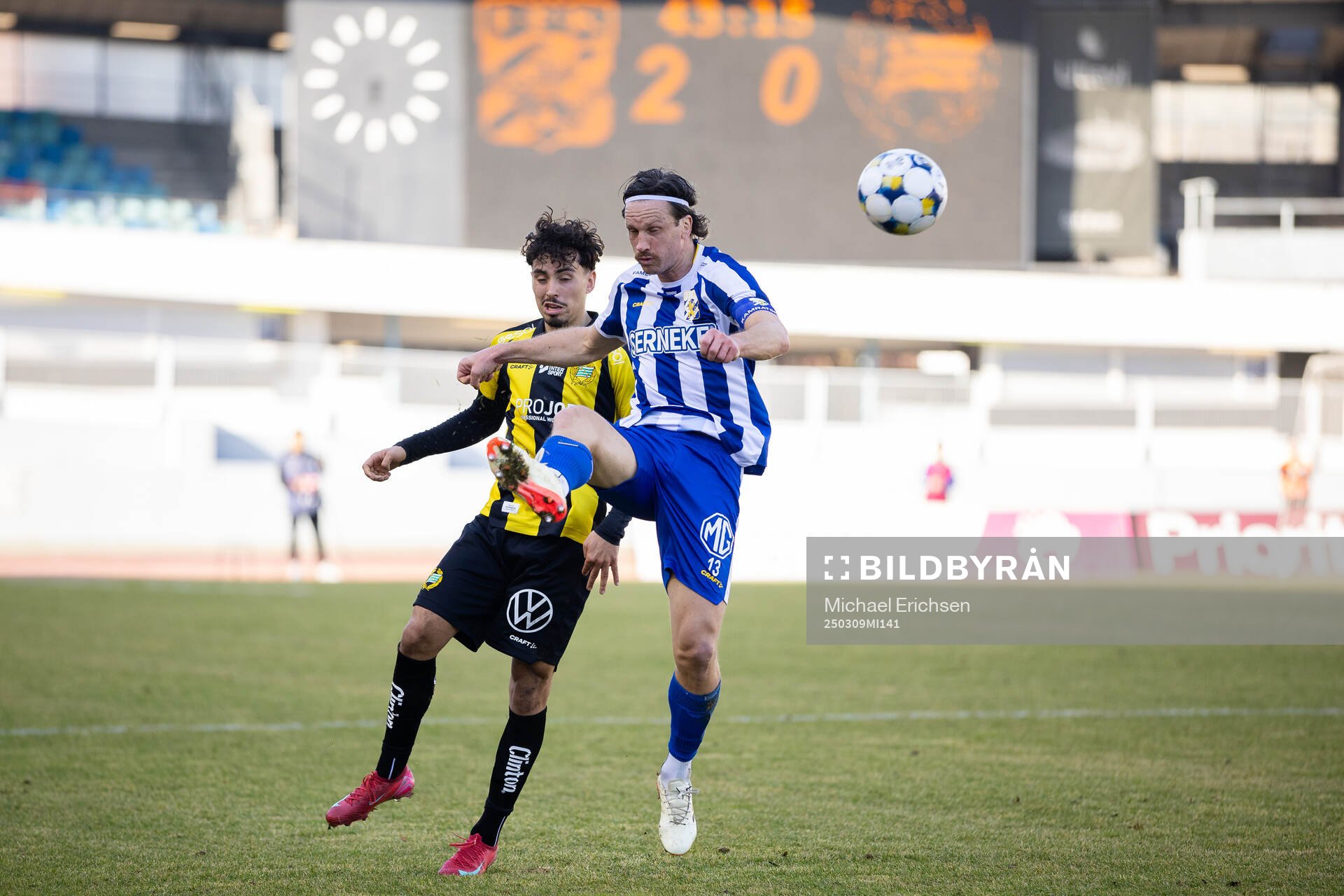 Hammarbys Sebastian Tounekti och IFK Göteborgs Gustav