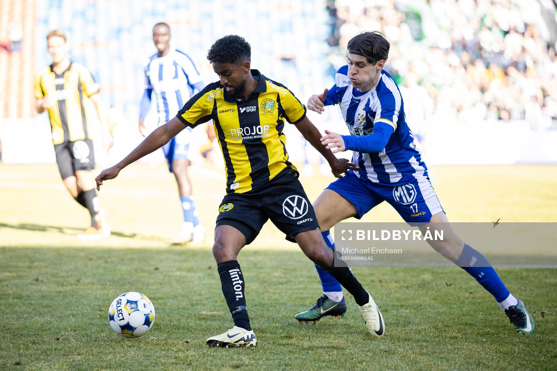 Hammarbys Tesfaldet Tekie och IFK Göteborgs Eman Markovic