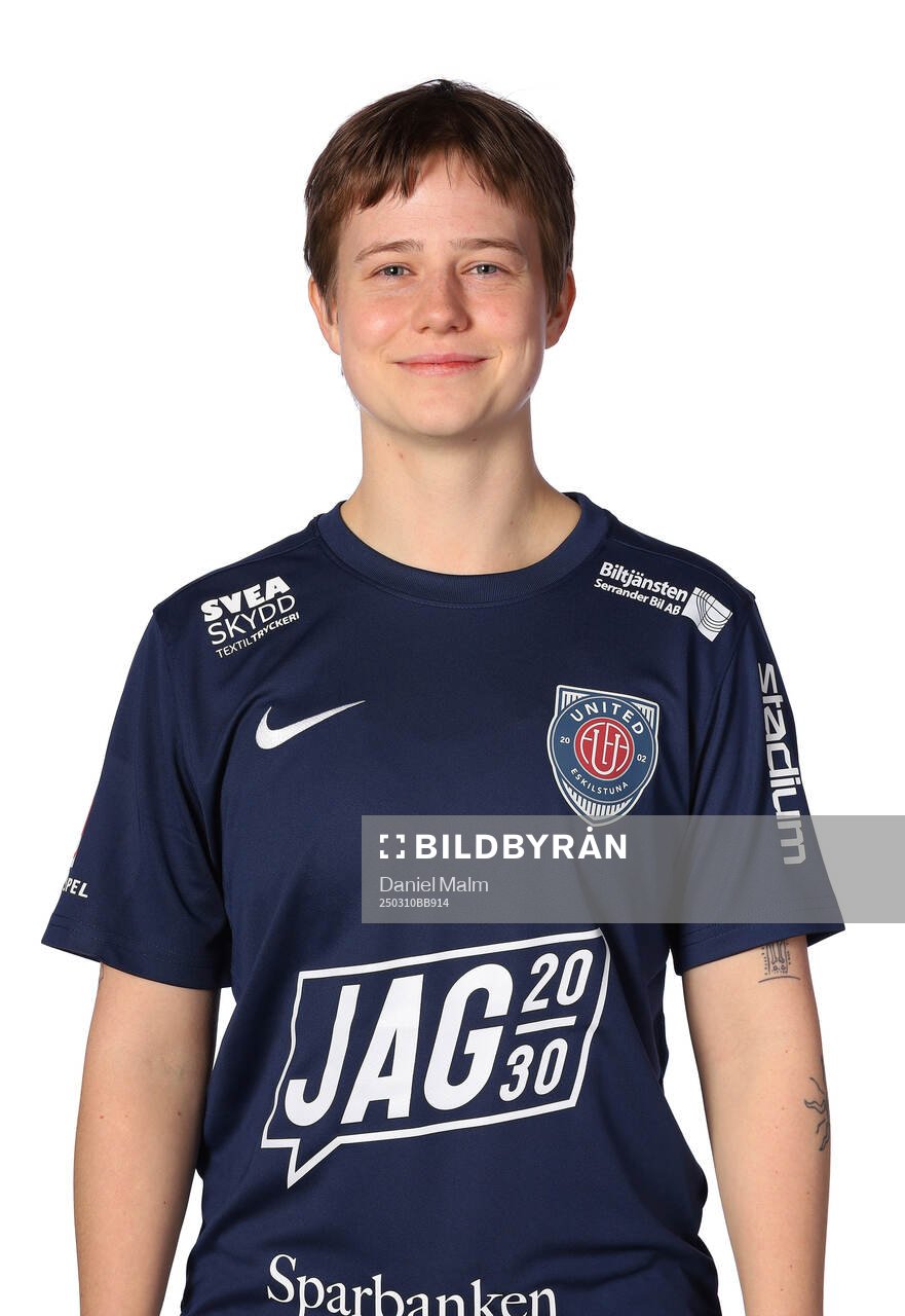 Eskilstuna Uniteds Fiona Eriksson poserar för ett porträtt den 10 mars 2025 i Eskilstuna.
