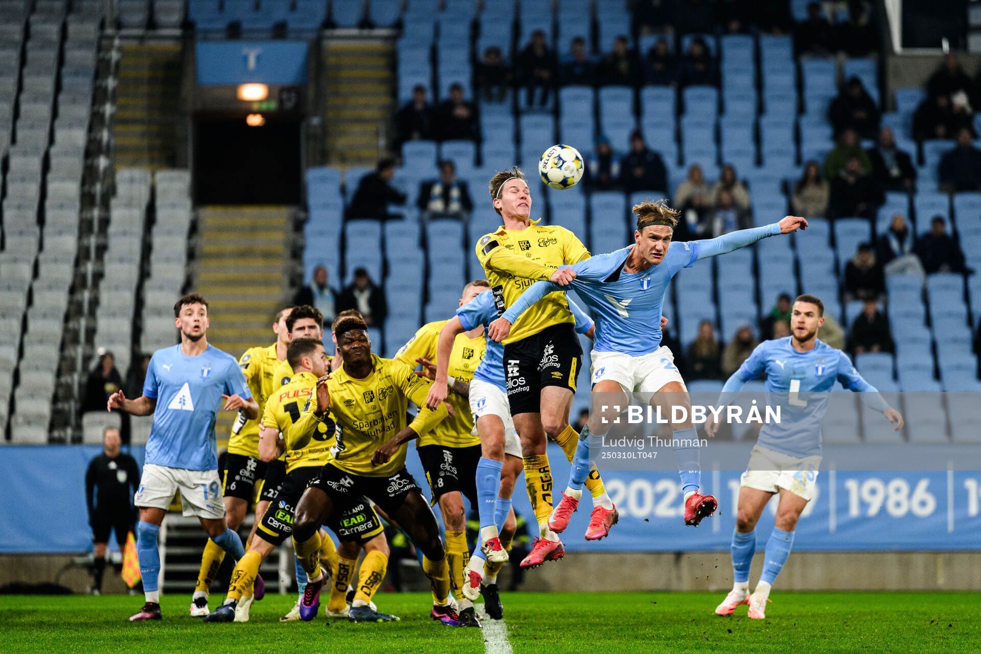 Elfsborgs Taylor Silverholt och Malmö FFs Erik Botheim