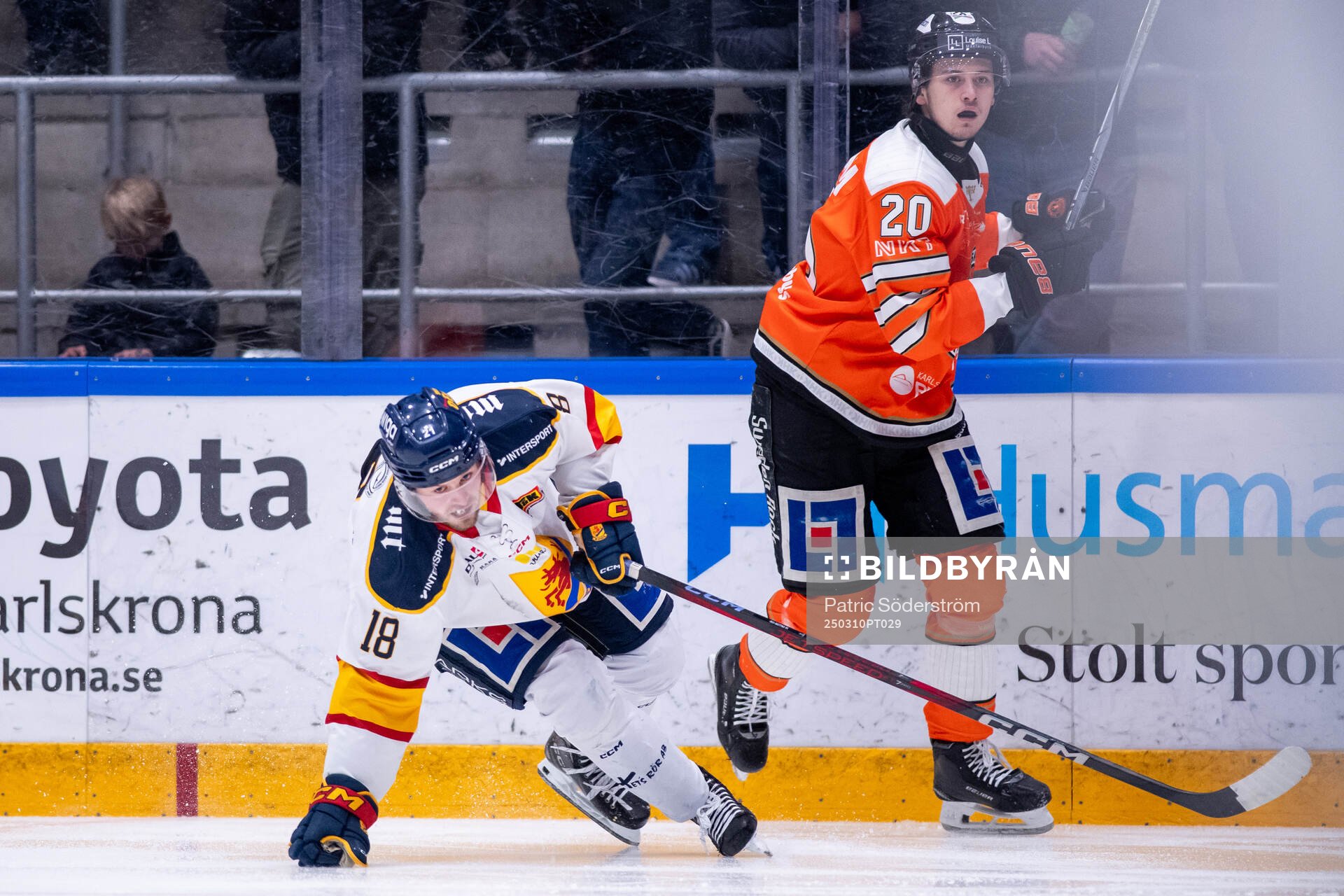 Mariestads Jesper Lindén och Karlskronas Emil Saramaa