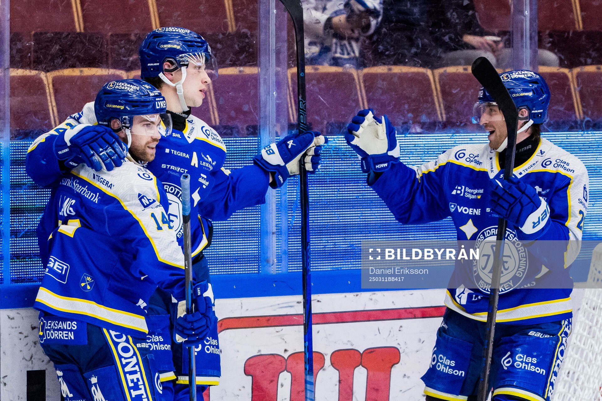 Leksands Lukas Vejdemo jublar med Oskar Lang och Justin