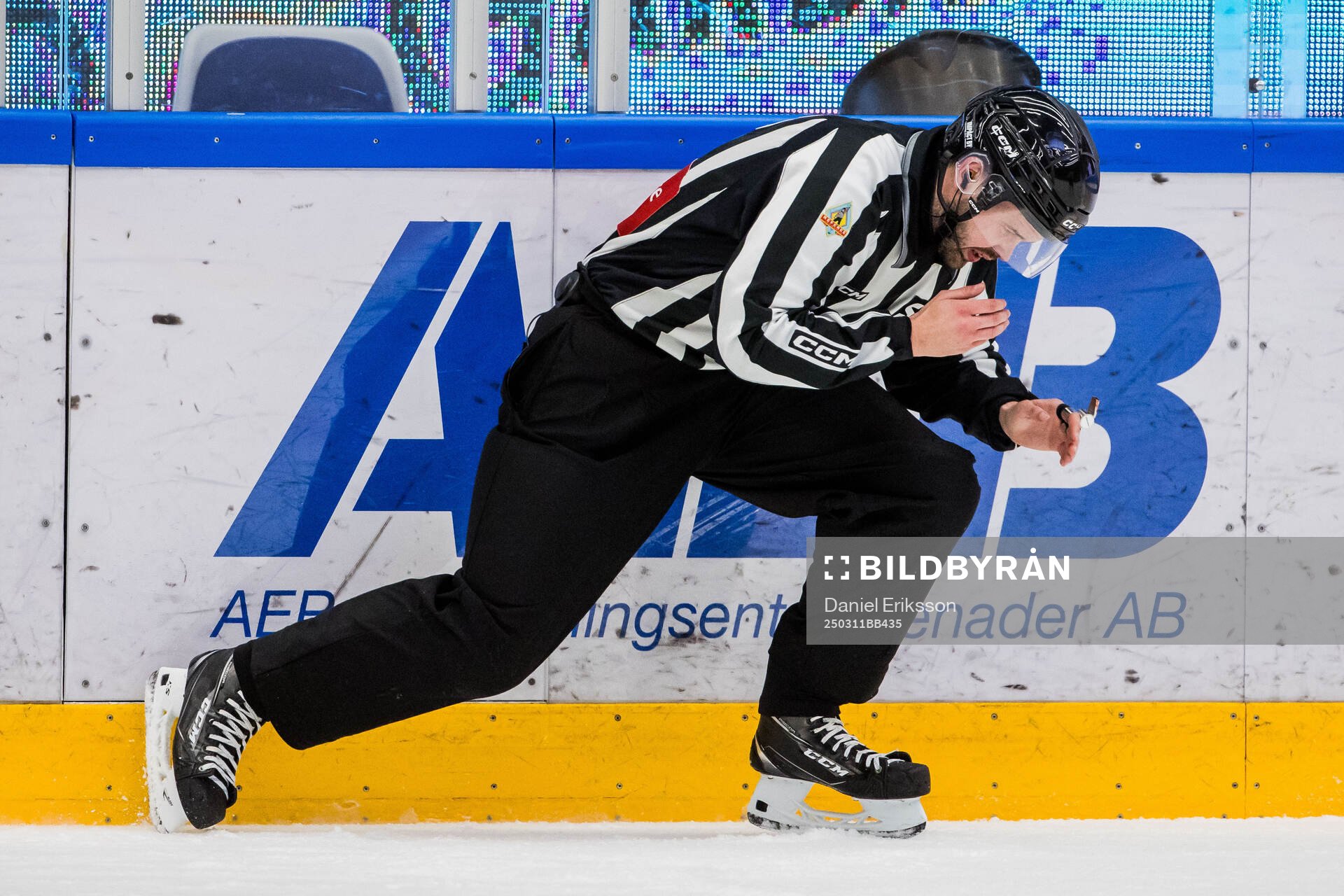 Linjedomare Oliver Sjöberg