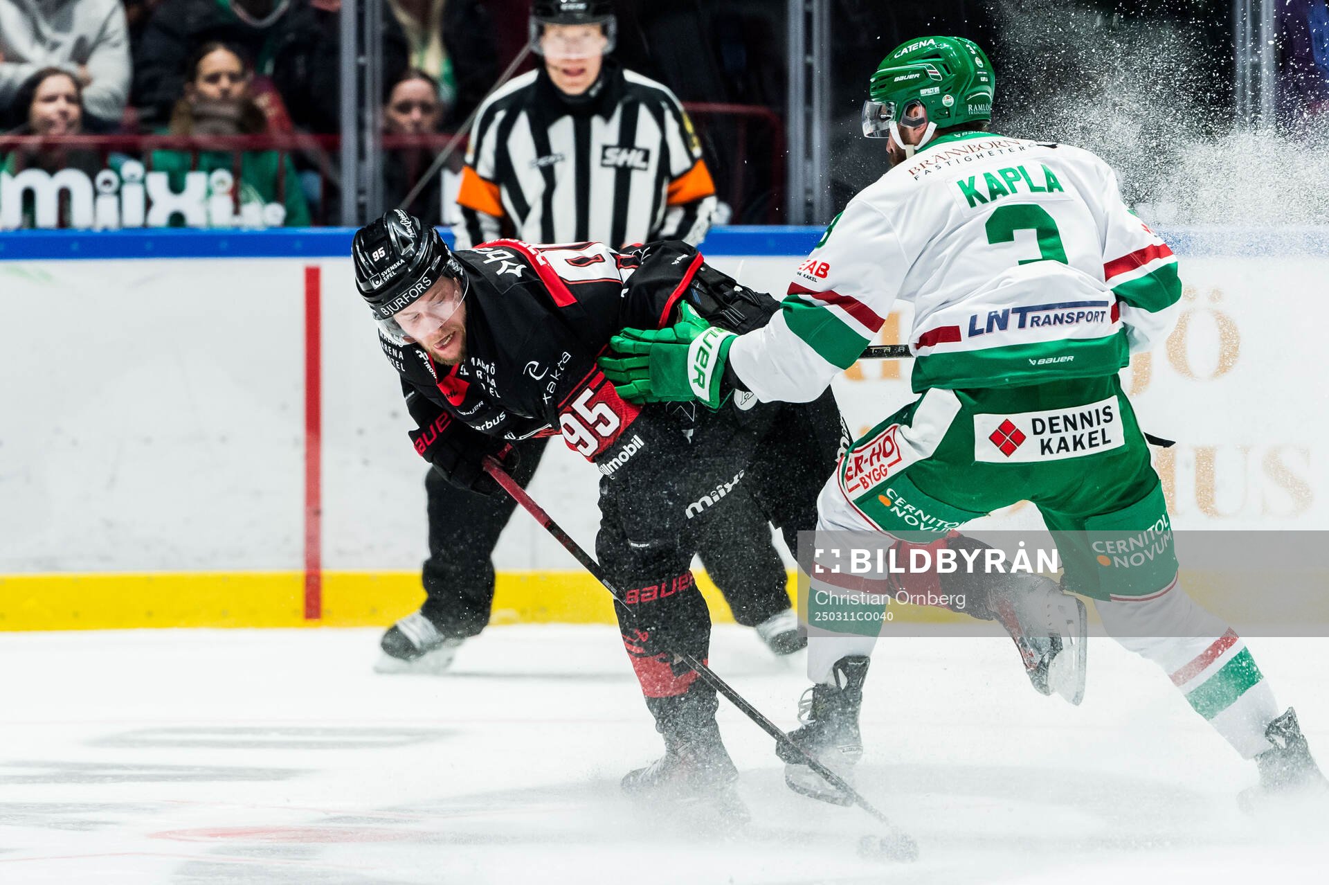 Malmö Redhawks Carl Persson och Rögles Michael Kapla