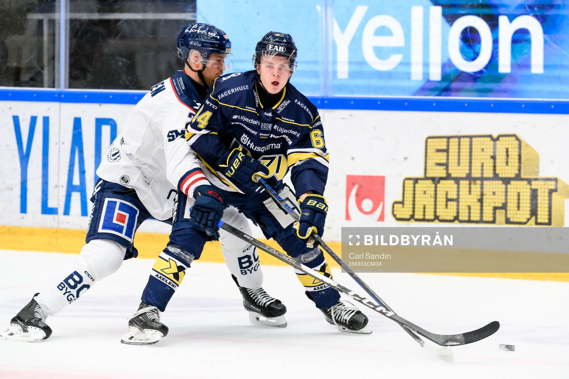 Linköpings Rasmus Rissanen och HV71s Viktor Olofsson