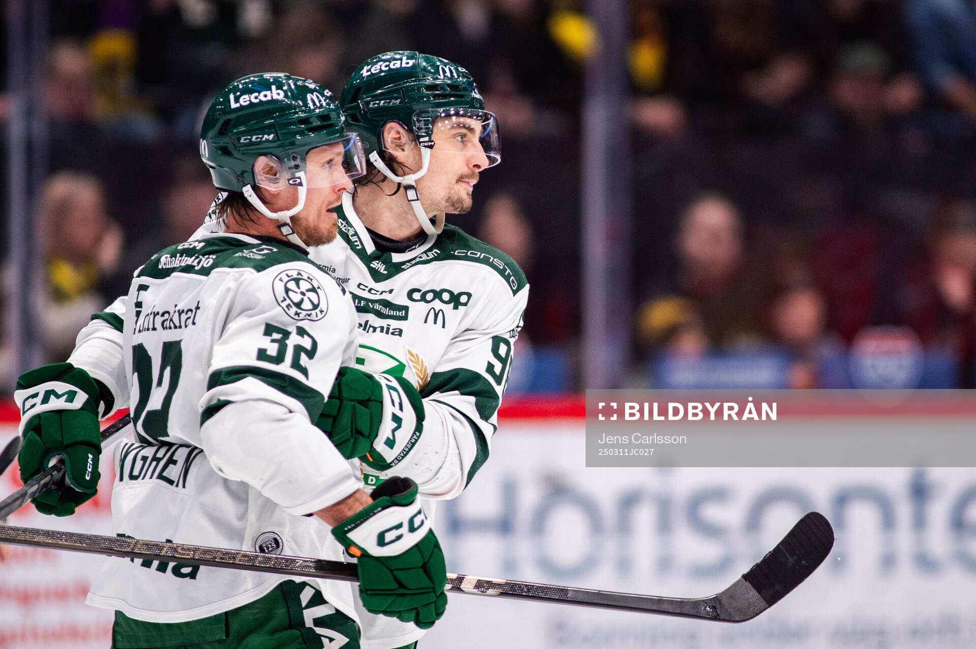 Färjestads Magnus Nygren och David Tomasek jublar
